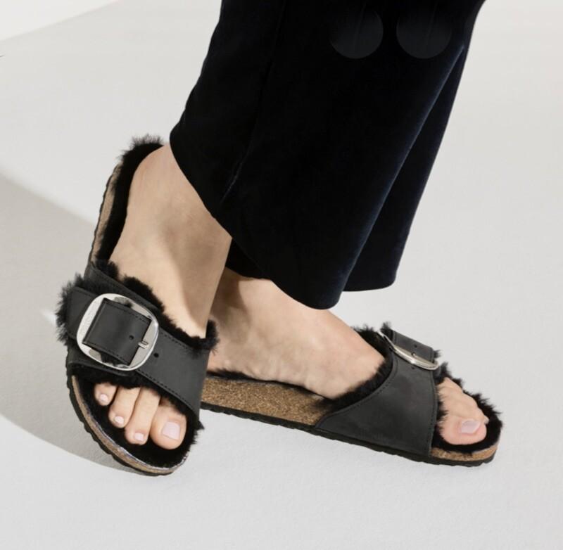 Free People Birkenstock Madrid Sandal BigBuckle Shearling Leather Black 37/6 NEW