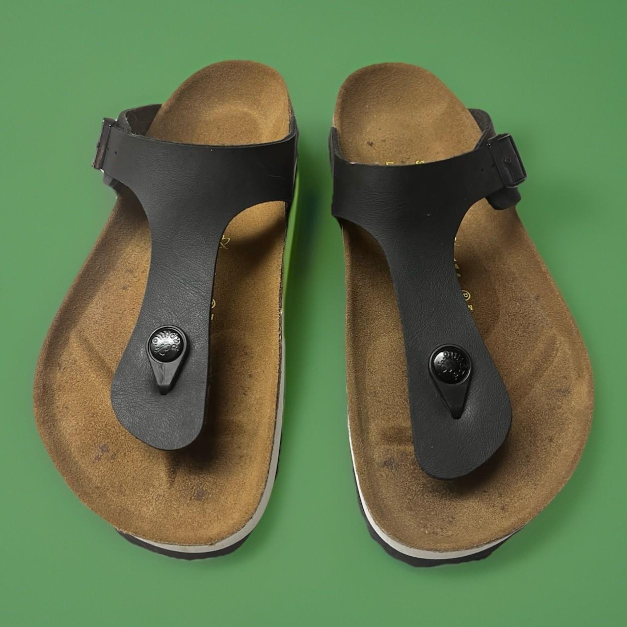 BIRKENSTOCK PAPILLIO Gizeh Platform Black Sandals Sz. Women’s 6.5 Men’s Sz 5 EUC