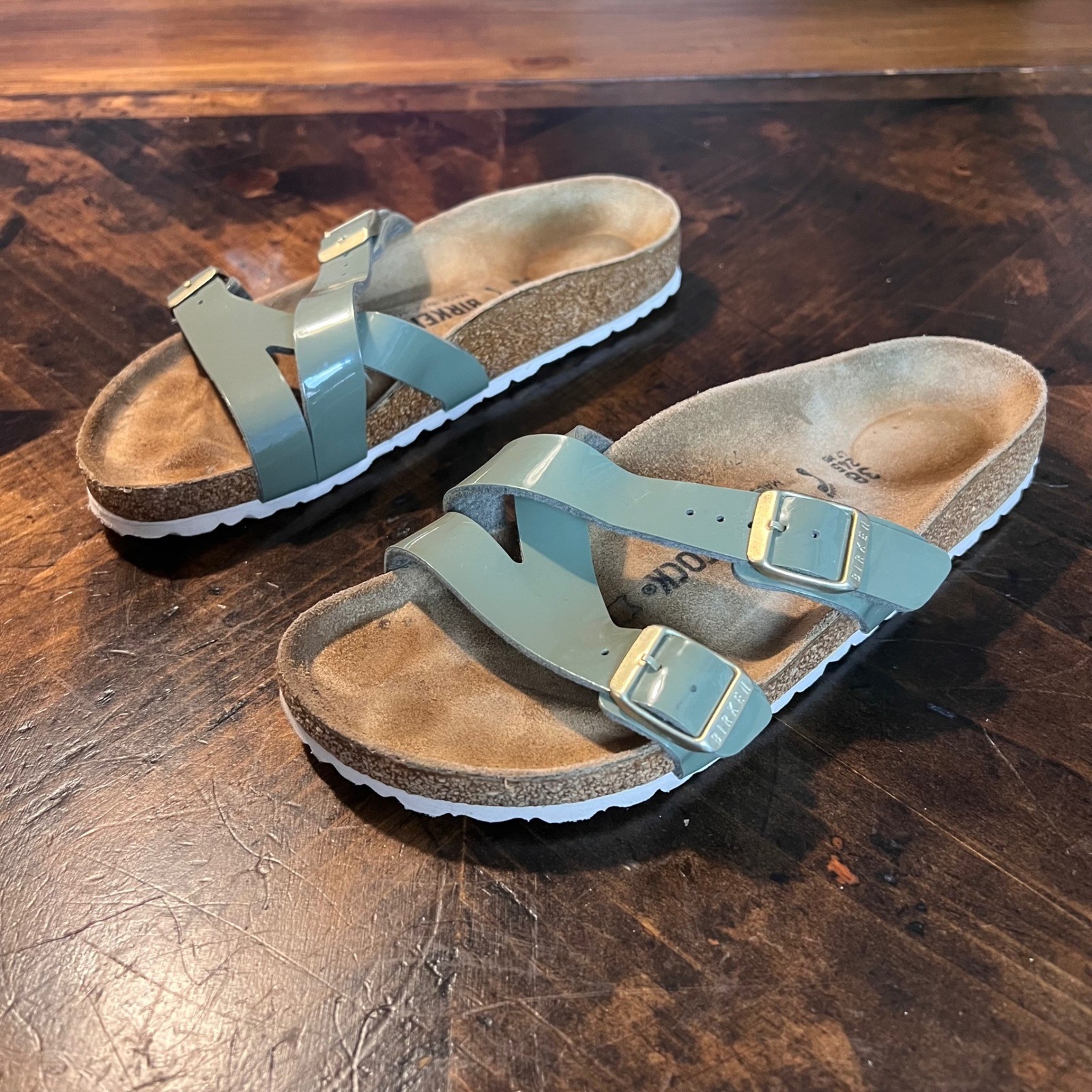 Birkenstock Gizeh Patent Leather Cross Strap Sandals Sage Green EU 38 Womens 7