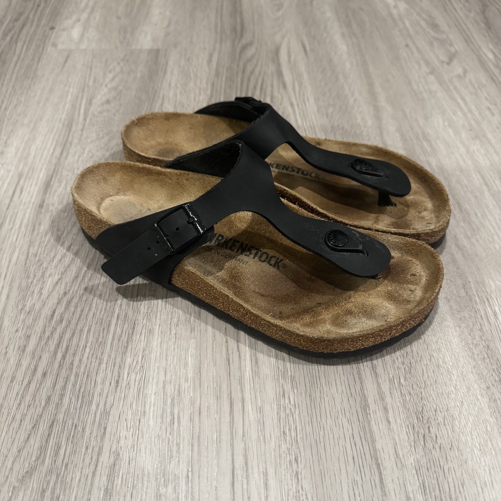 Birkenstock Gizeh Sandals Women’s 39 Black Patent Leather Thong Cork Footbed