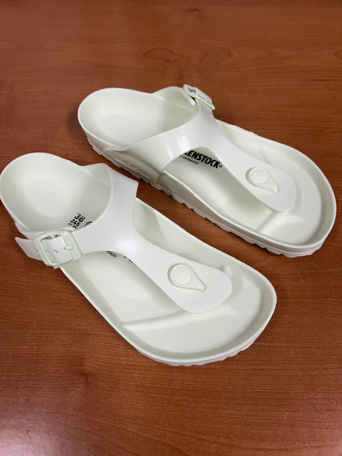 Birkenstock Gizeh Women’s Sandal Lt.Green Size 7 1/2