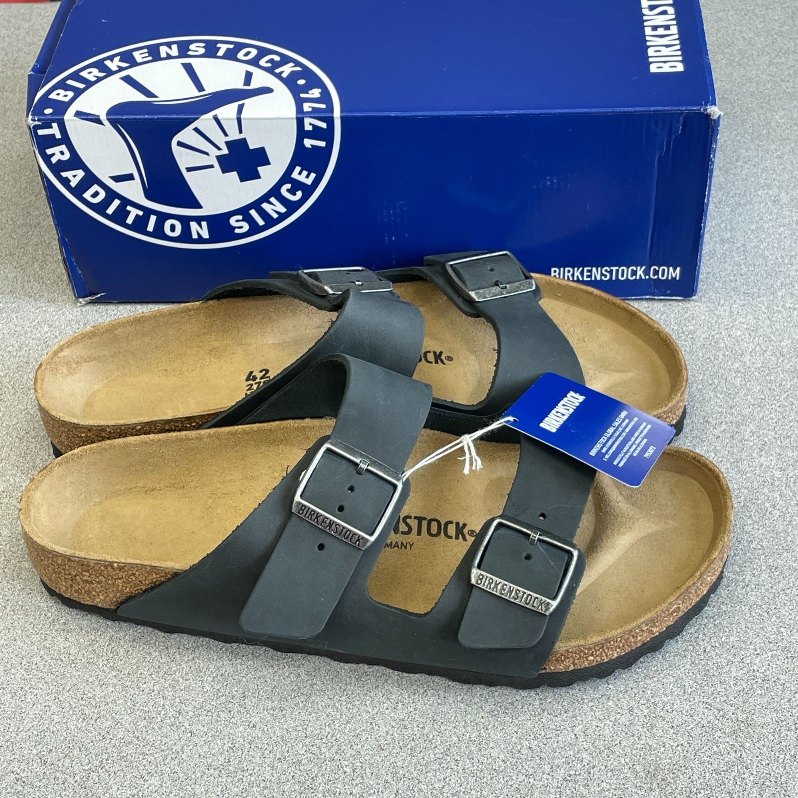 NEW Birkenstock Arizona Oiled Leather Women’s Size 11US/42  Black Cork Sandals
