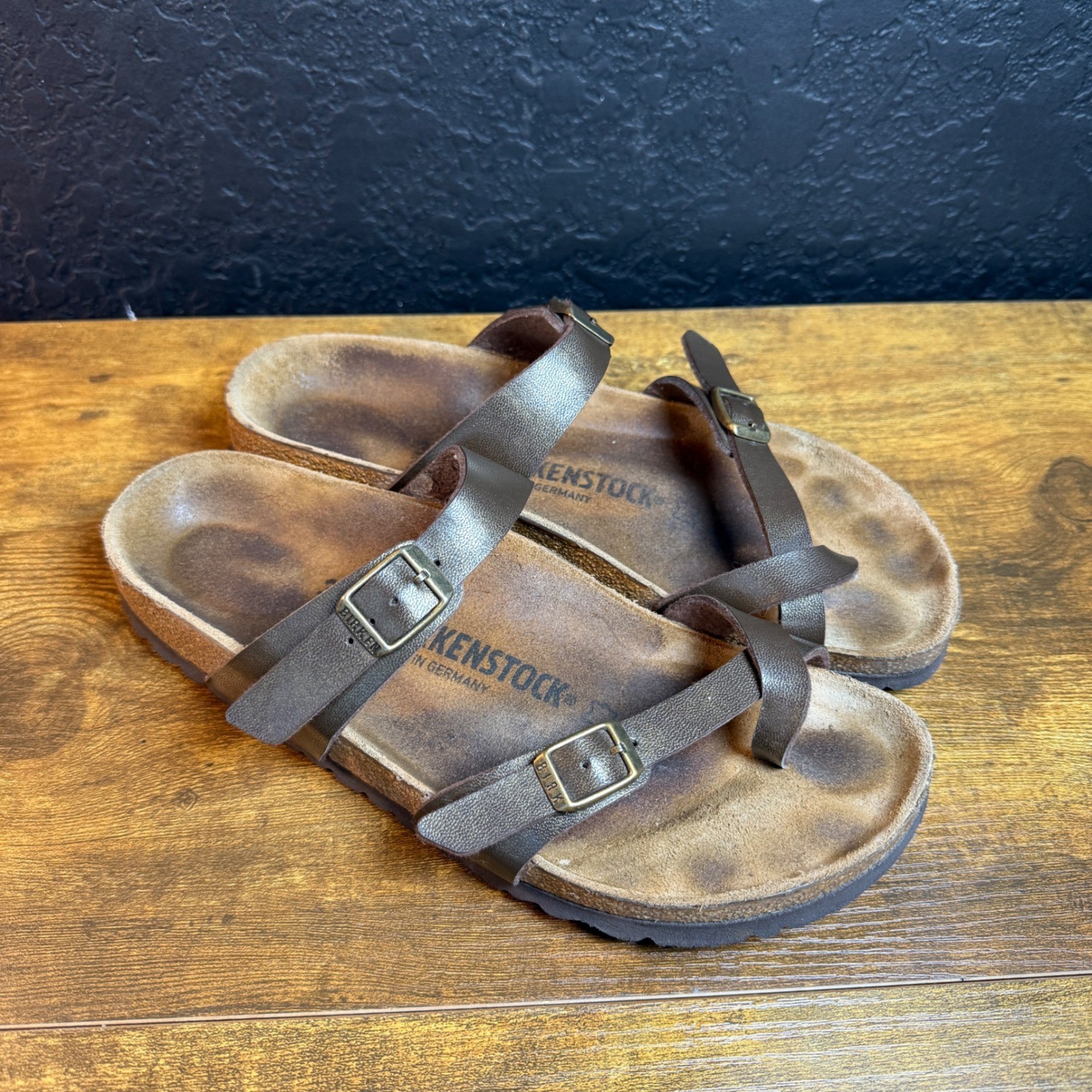 Birkenstock Mayari EU 39 L 8 Sandals Brown Leather Metallic Buckle Cork