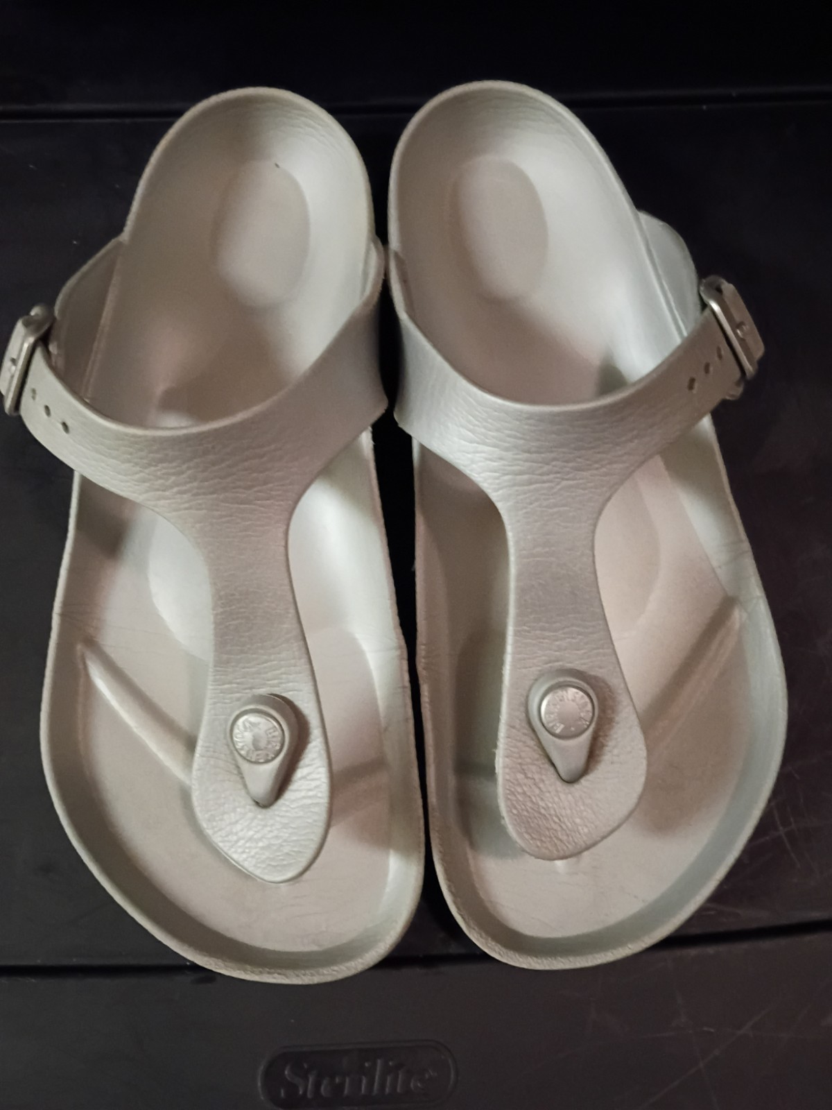 Birkenstock Gizeh Eva Womens Sandals Shoes 9.5-10 White Slip On
