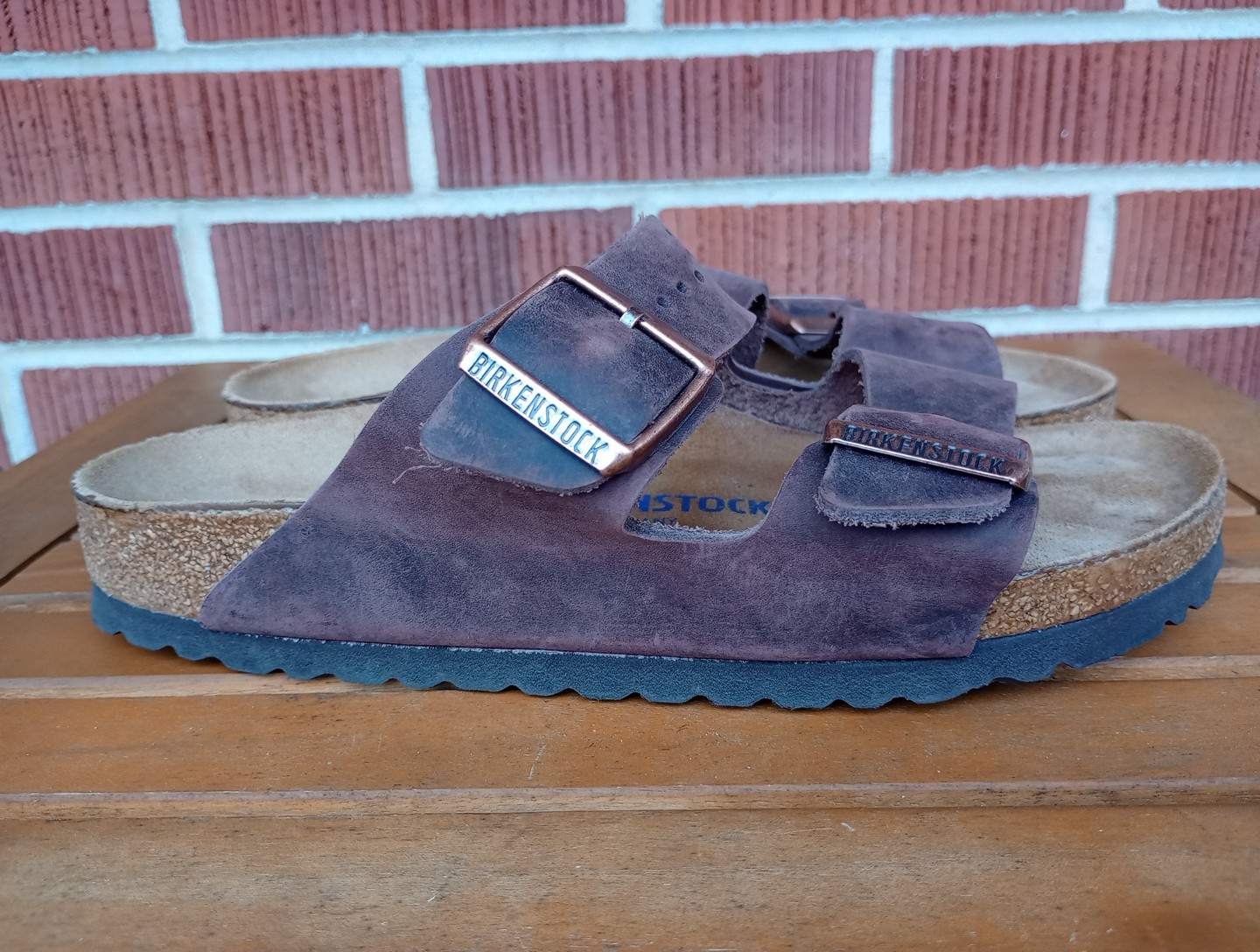 Birkenstock Arizona Sandals women’s  7 -38  Brown Leather Soft Feetbed Excellent