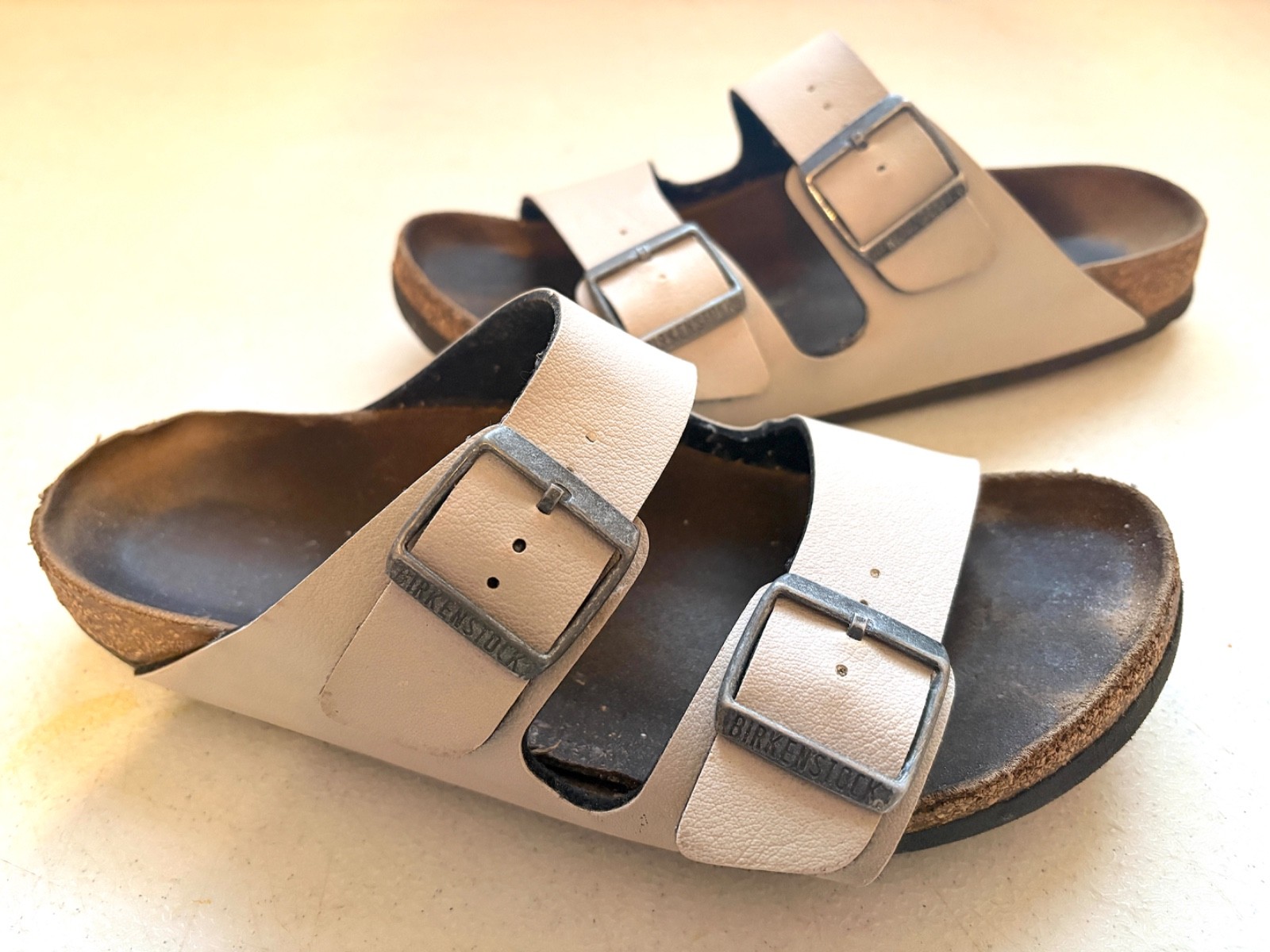 Birkenstock Arizona Rugged Sandals Men’s Size 44 US 11-11.5 Tan Slip On Slide