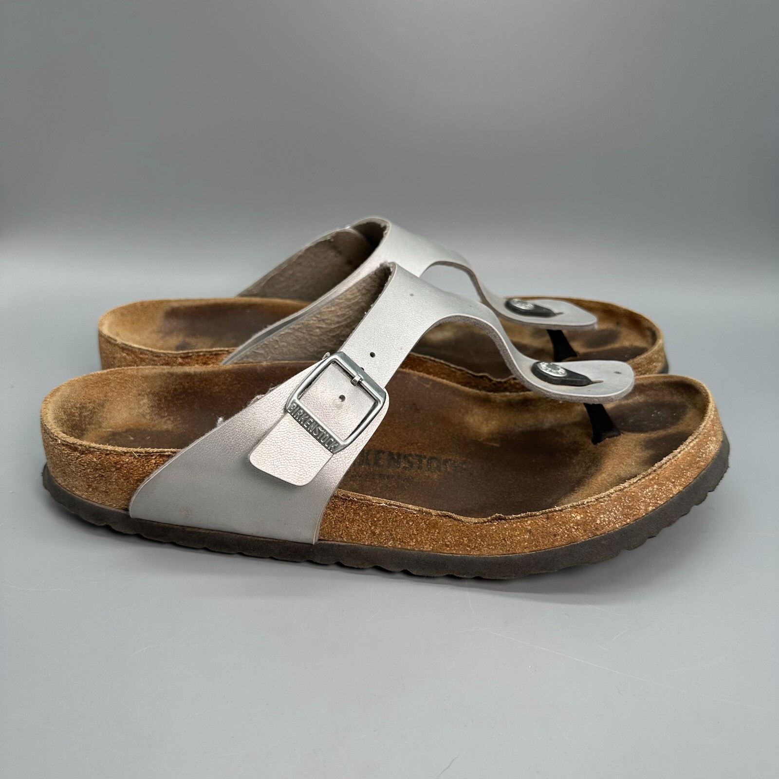 Birkenstock Gizeh Birko-Flor Men 9 Silver Sandals Slip-On Thong Buckle Round Toe