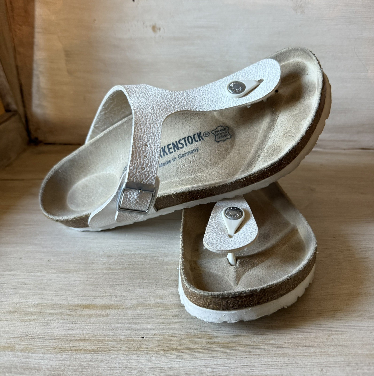 Women’s White Leather Birkenstock Gizeh Birko Thong T Strap Sandal Size 38/7 1/2
