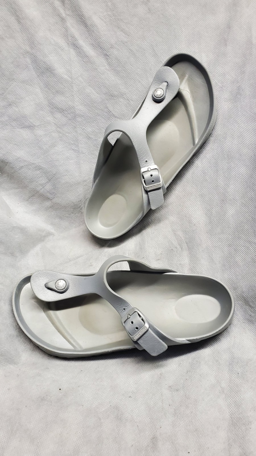 Birkenstock Gizeh Womens Shoes Size 39 US 8 Rubber Silver Thongs Buckle Flats
