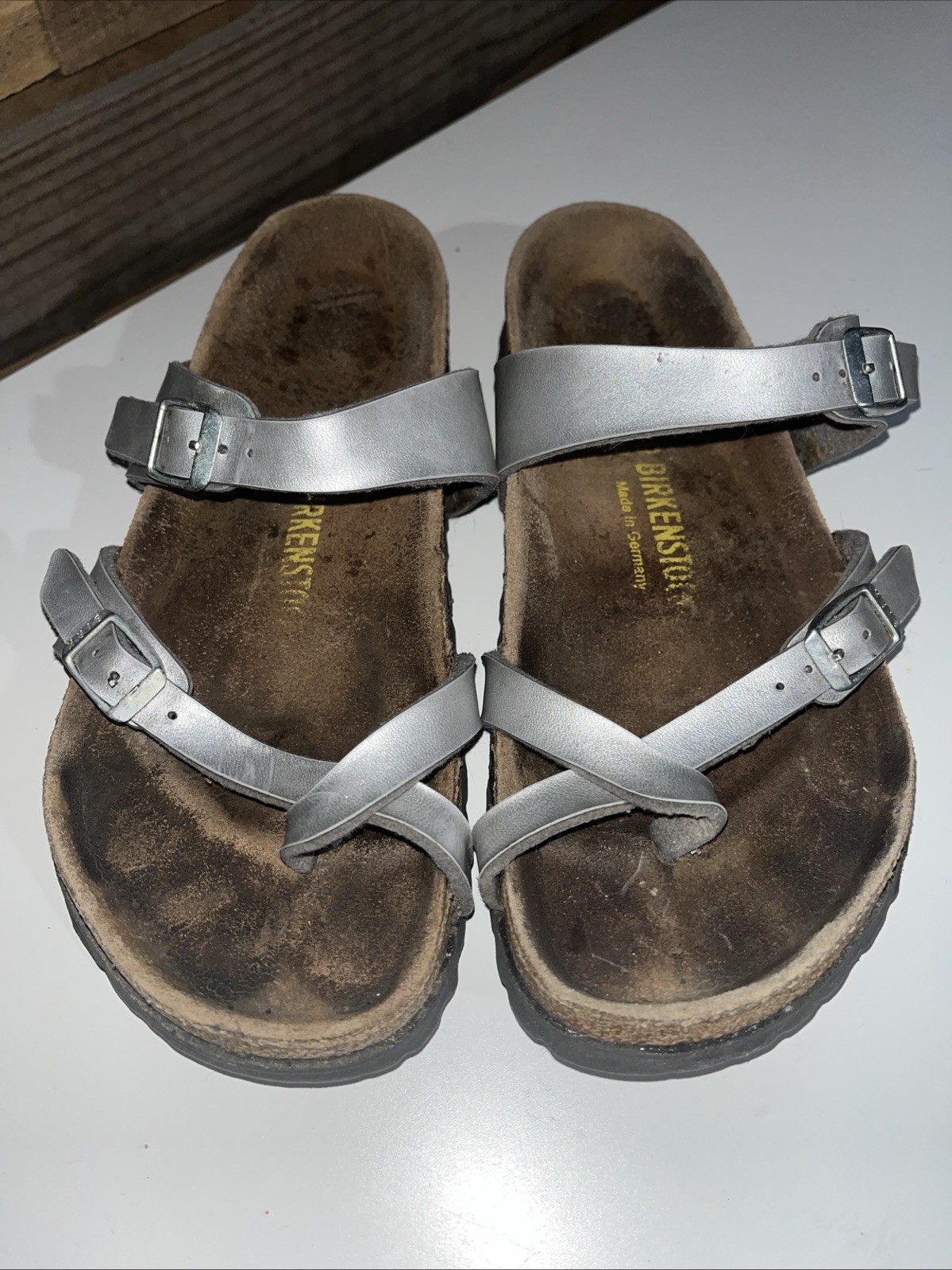 Women’s Birkenstock Mayari silver Birko-flor toe loop slide sandals sz 39 Reg