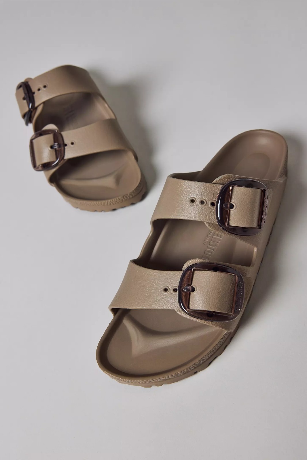 Birkenstock Women’s Arizona Big Buckle EVA Sandal – Gray Taupe