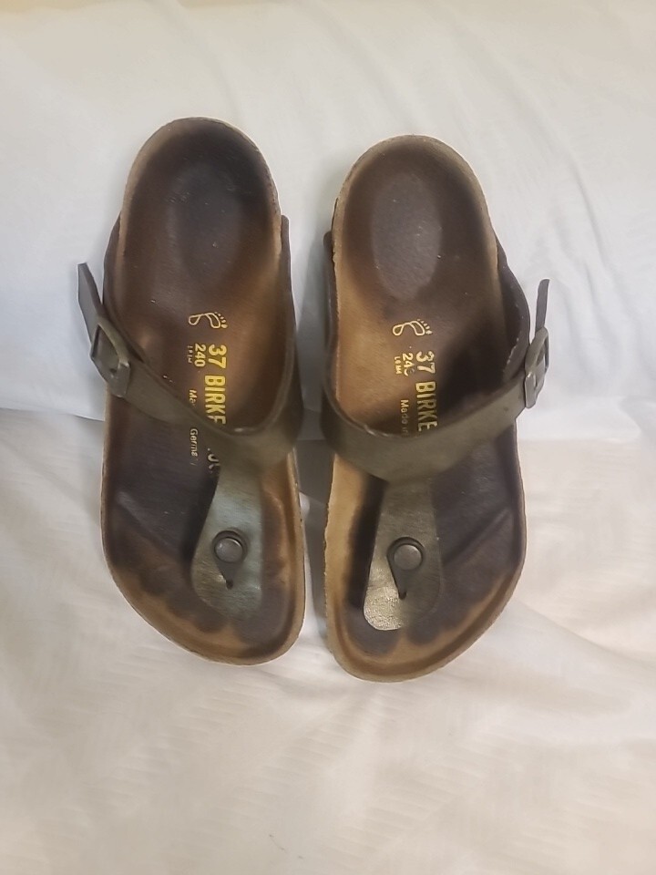 BIRKENSTOCK Gizeh Buckle Thong Sandals Birko Flor Golden Brown Women’s 37