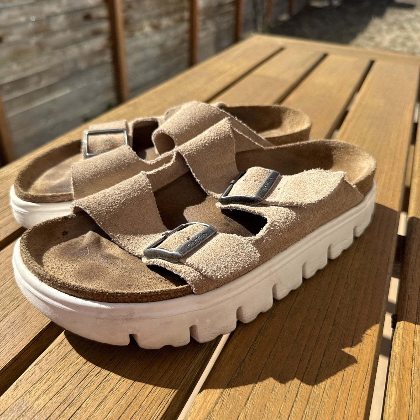 PAPILLIO  BIRKENSTOCK ARIZONA CHUNKY TAN SUEDE PLATFORM SLIP ON SANDALS SZ 8