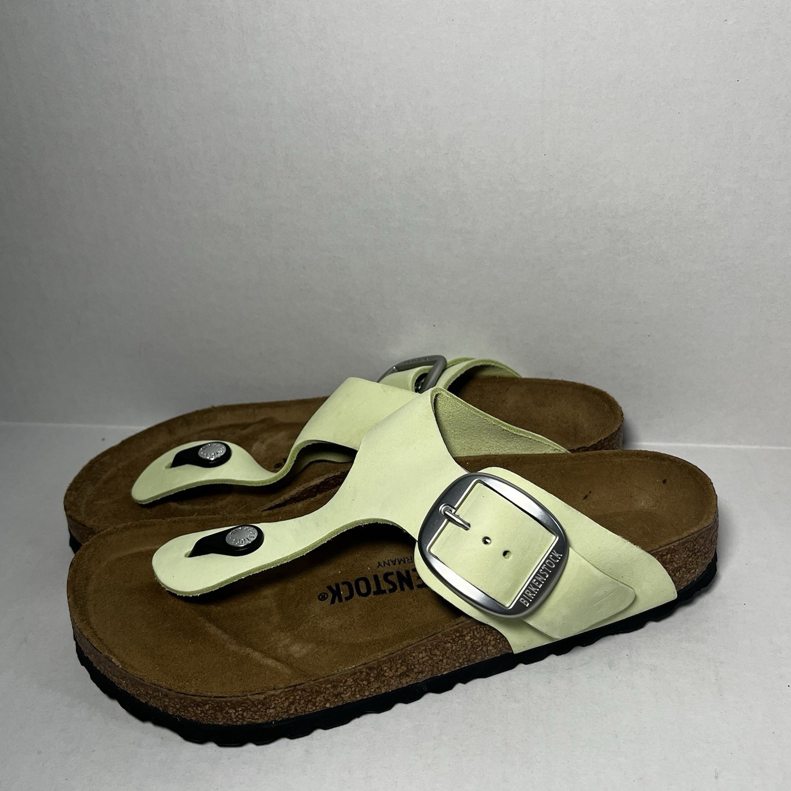 Birkenstock Gizeh Big Buckle Womens Size 7 EU 38 Sandals Faded Lime