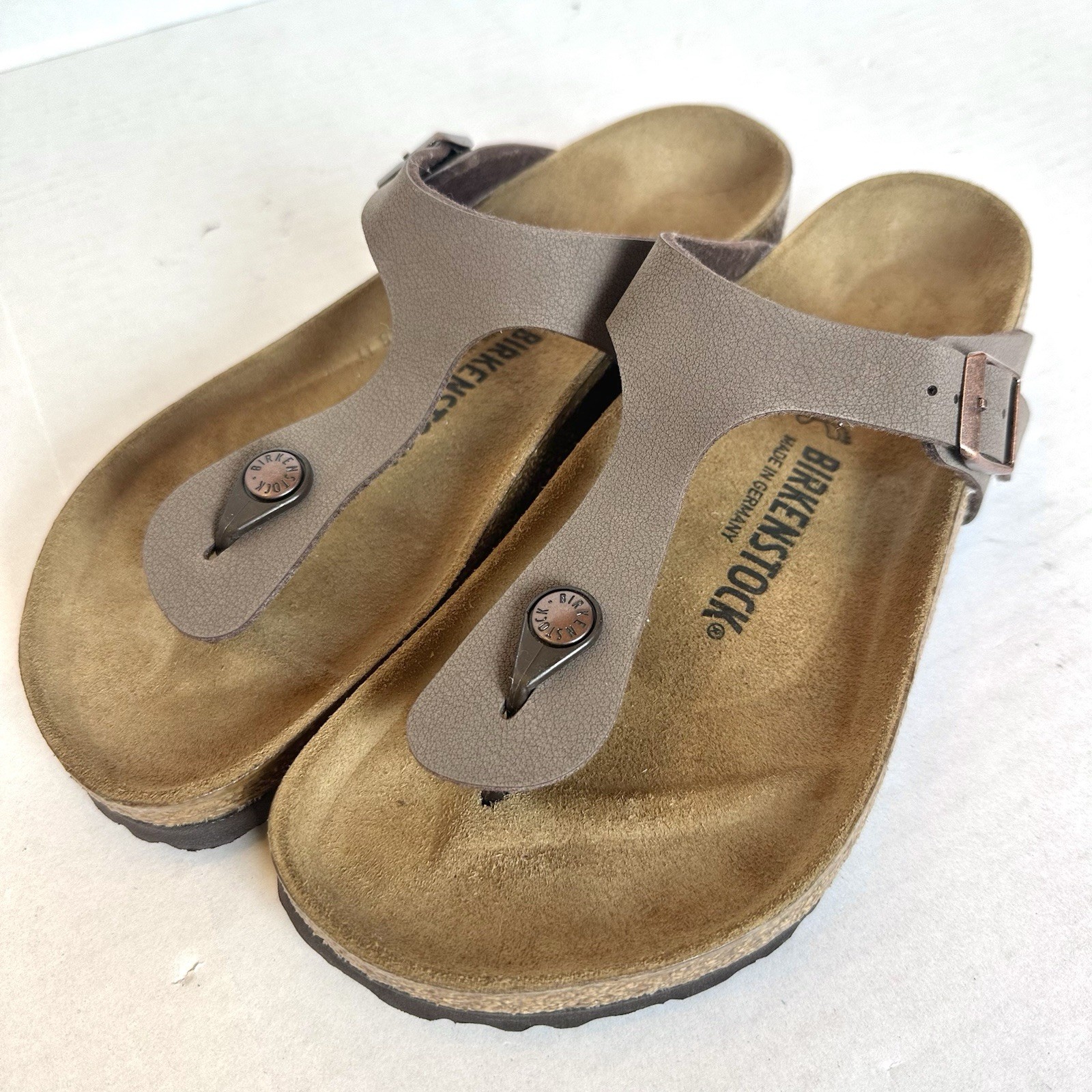 Birkenstock Gizeh Sandal Size 39 Regular Womens 8 Tobacco Brown Oiled Leather