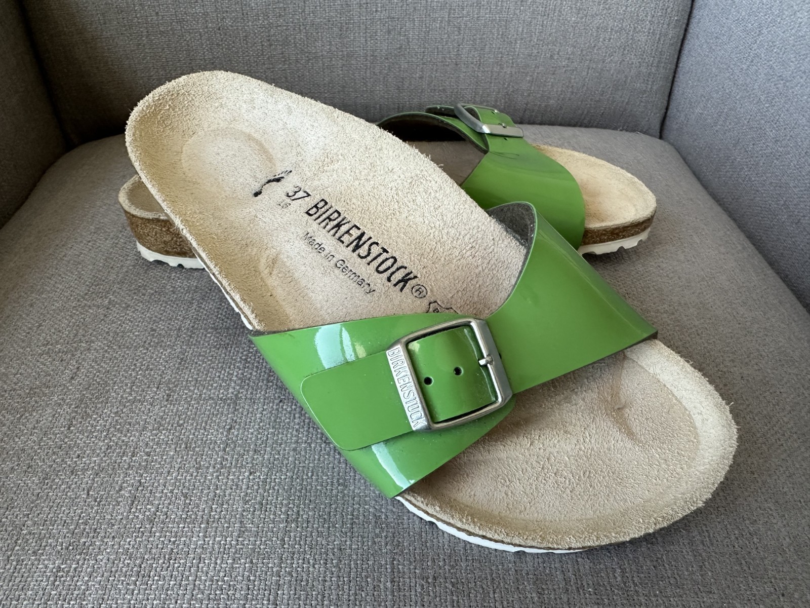 Birkenstock Madrid Buckle Strap Sandal EU 37 US6/6.5 High Shine Patent Leather