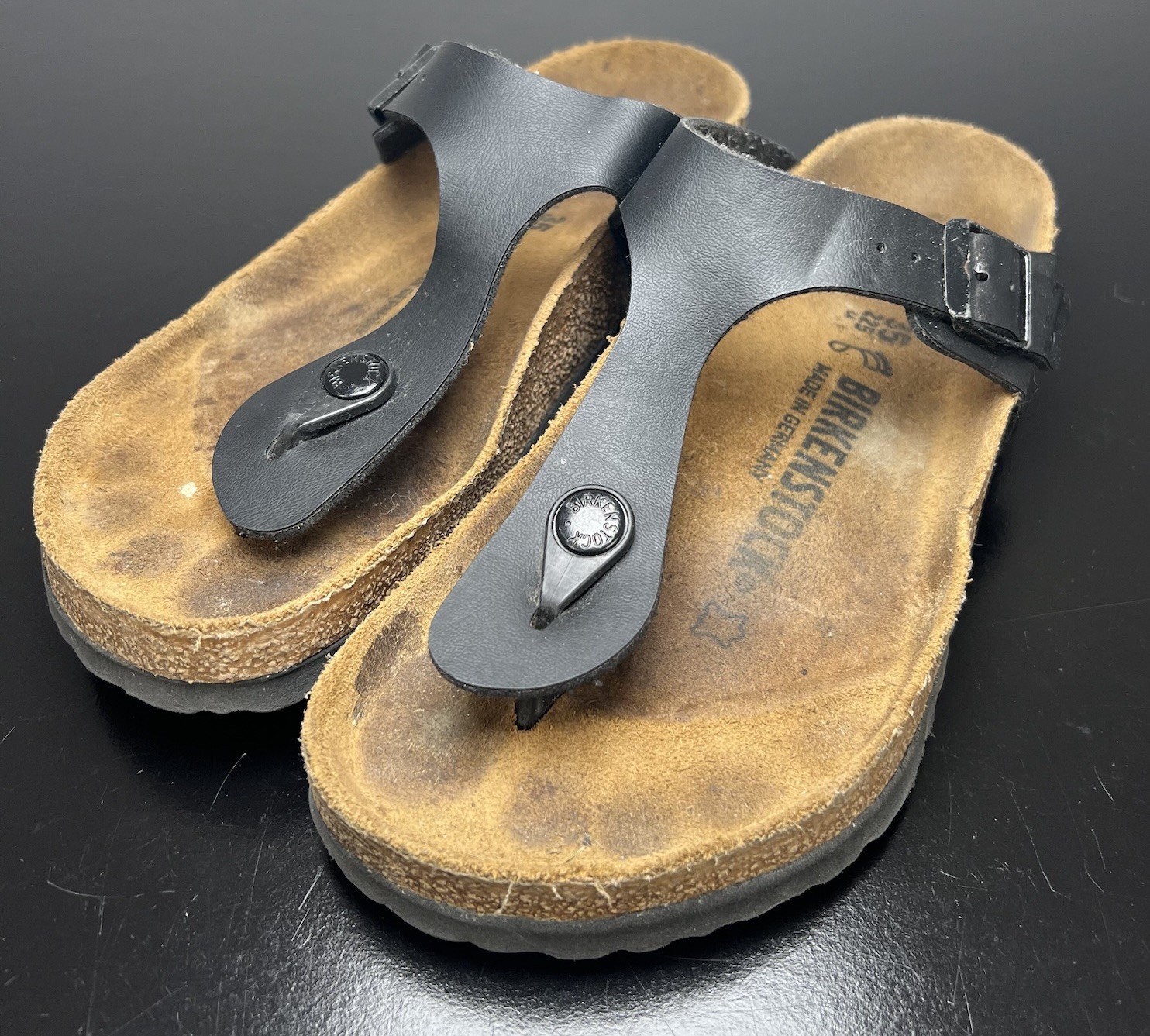 Birkenstock Gizeh Thong Sandal Womens Sz EU 35 US 4-4.5Leather Adjustable Buckle