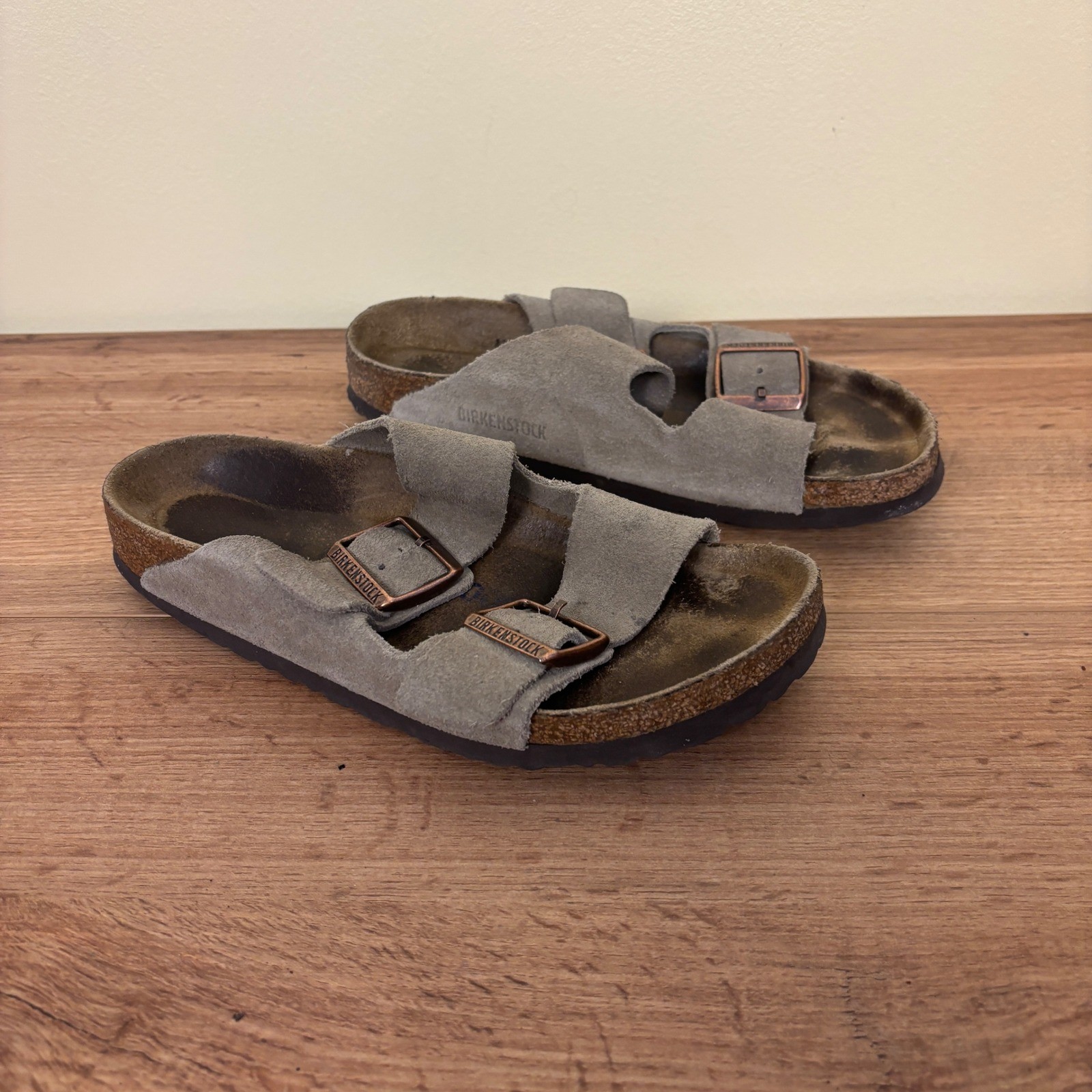 BIRKENSTOCK Arizona Soft Footbed Sandals Taupe Women Size 38 Casual Everyday