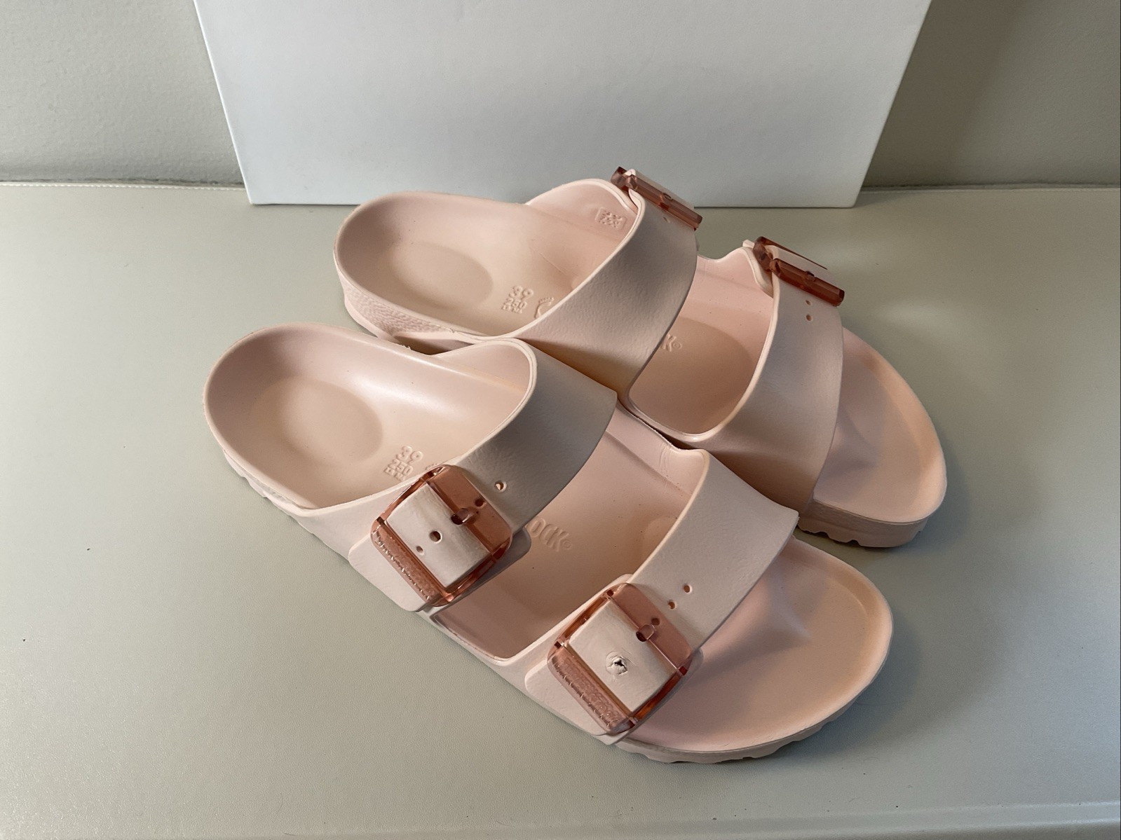 women s birkenstock arizona essentials Slide Sandal Light Pink New READ