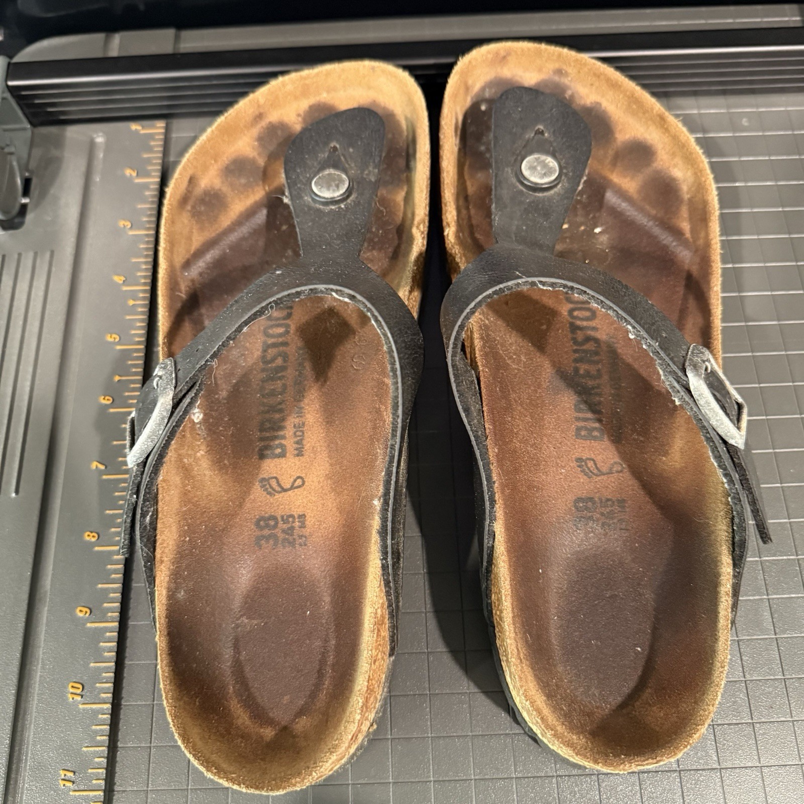 Birkenstock Gizeh 38 (7.5) Regular Fit Black Thong Sandals Womens