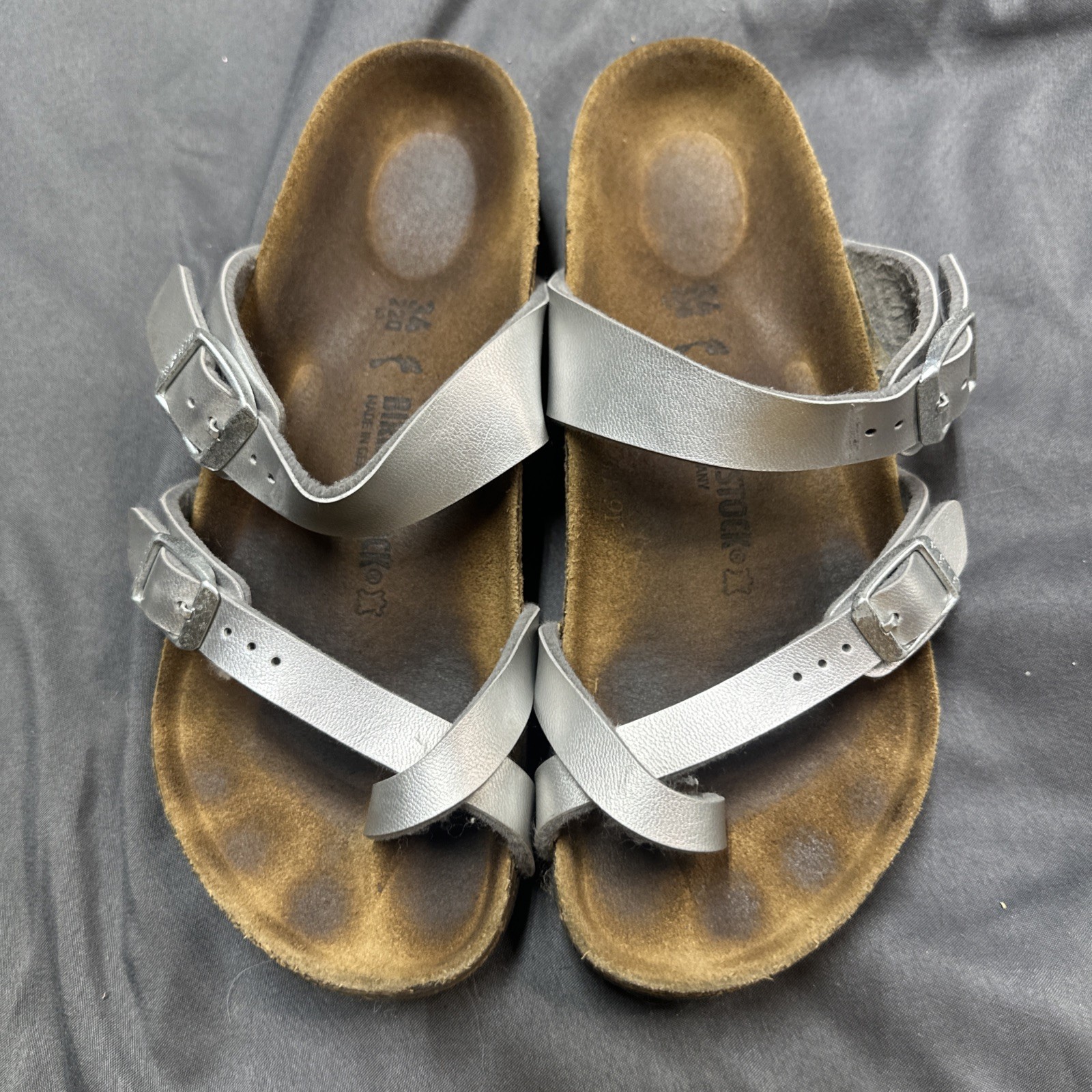 BIRKENSTOCK Mayari girls size 4 (34) Birko-Flor Metallic Silver Leather Sandals.