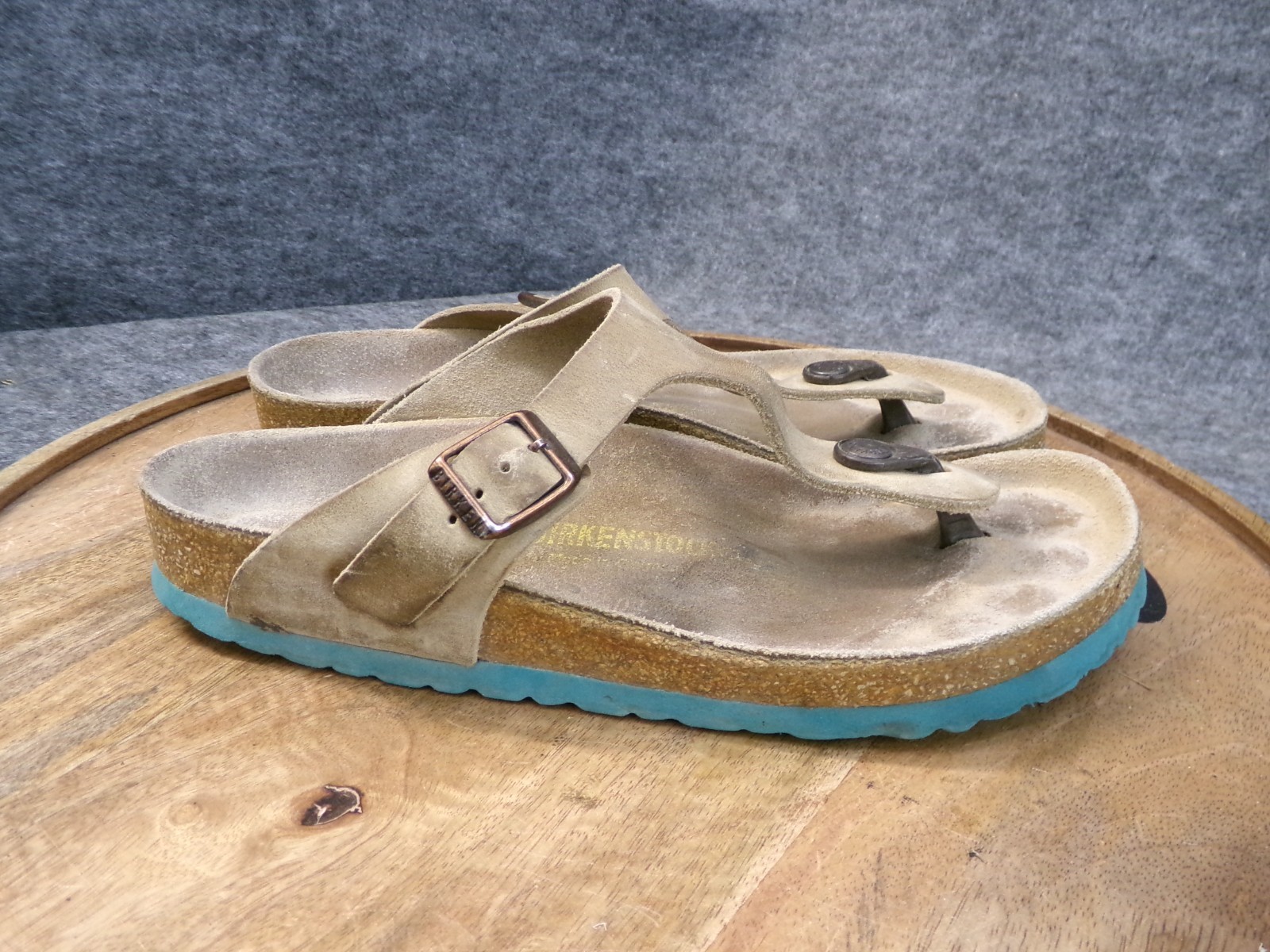 Birkenstock Gizeh Tobacco Oiled Leather Teal Sole Sandals Size 39 US 8 Reg.