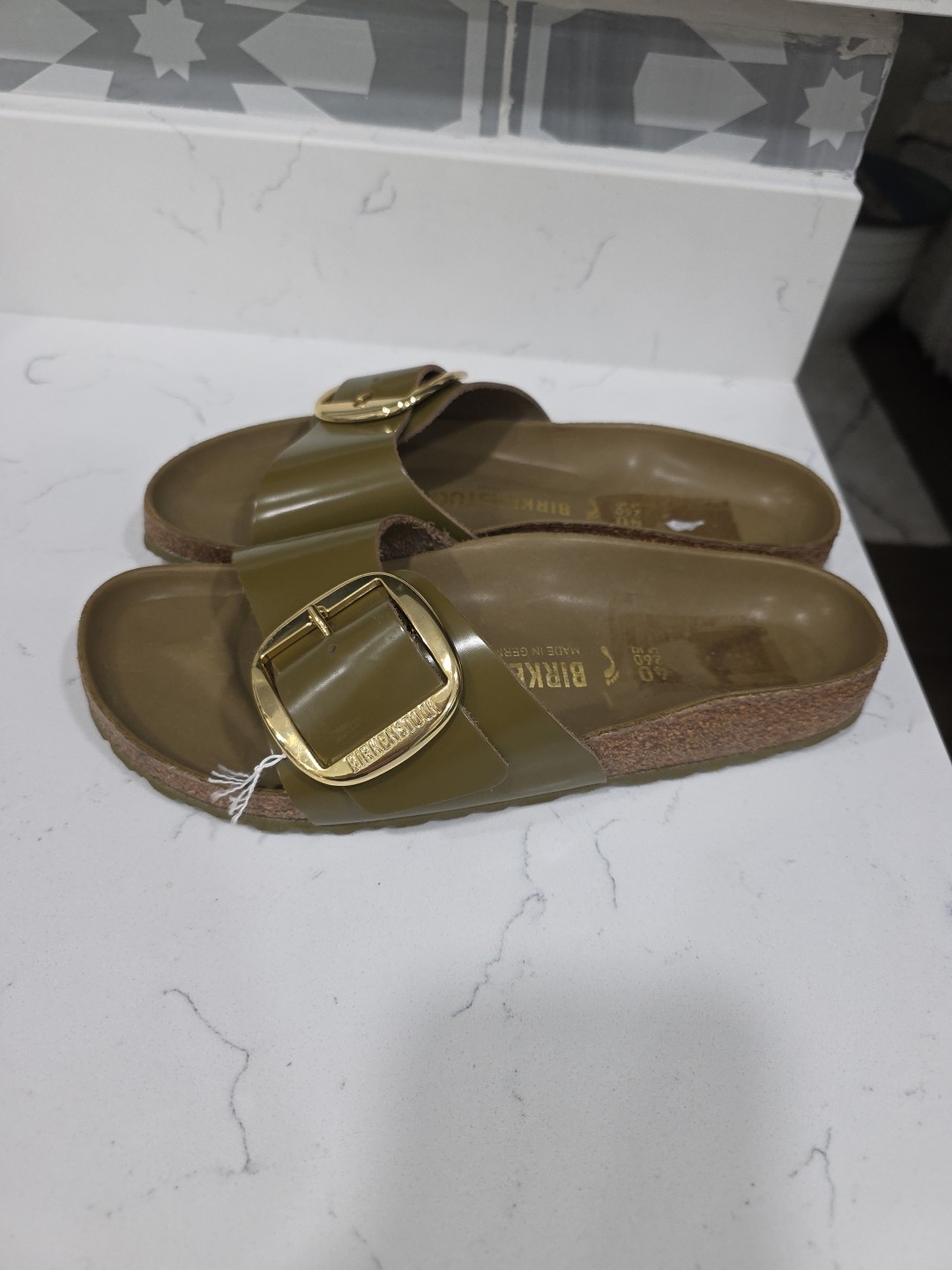 Birkenstock Madrid Big Buckle High Shine Mud Green Patent Leather sz 40 / 9-95