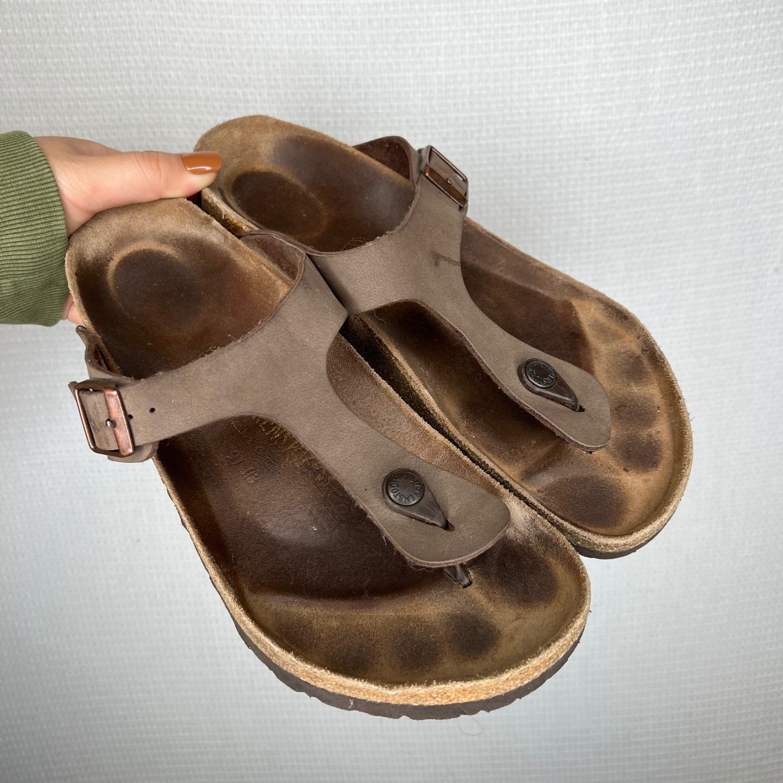 Birkenstock Gizeh Size 10 Thong Sandals Brown Leather Buckle Strap Comfort 41