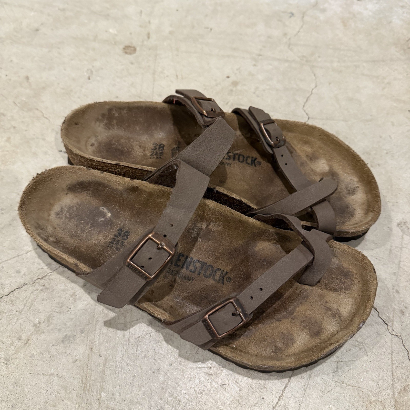 Birkenstock Mayari Birkibuc Sandals Toe Loop Womens 7 (EUR 38) Mocha