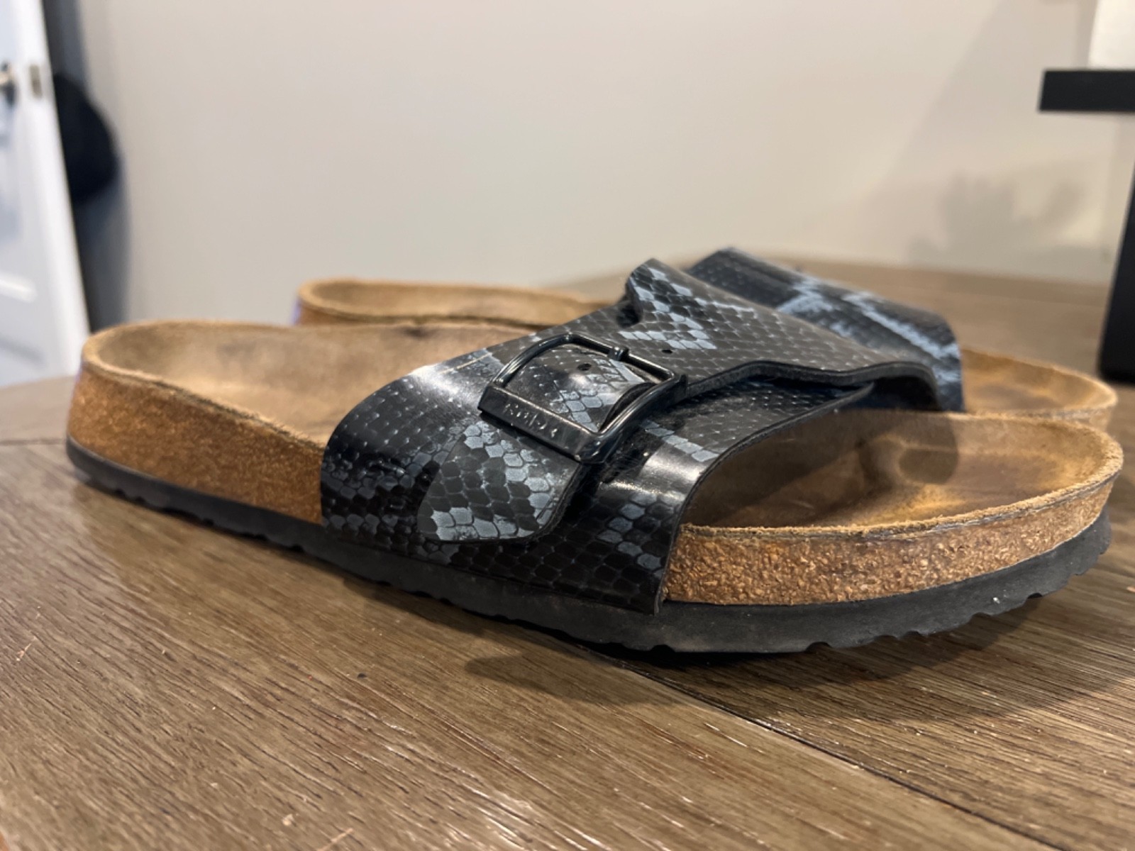 Birkenstock Madrid BIRKI’s Black One-Strap Snakeskin Sandals Women’s EU 40 US 9