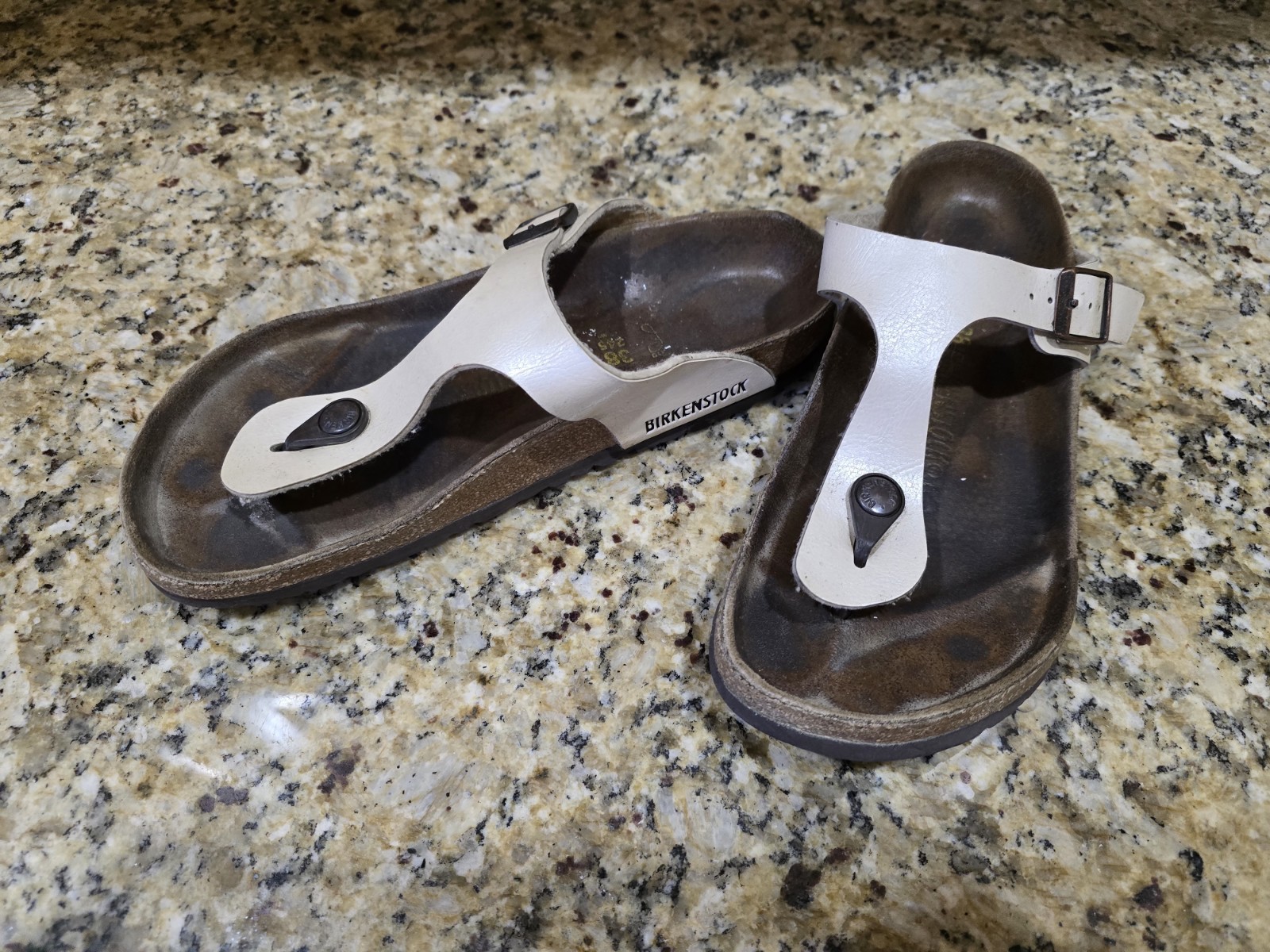 Birkenstock Gizeh Thong Sandal White Leather 38 US Women’s Size 8