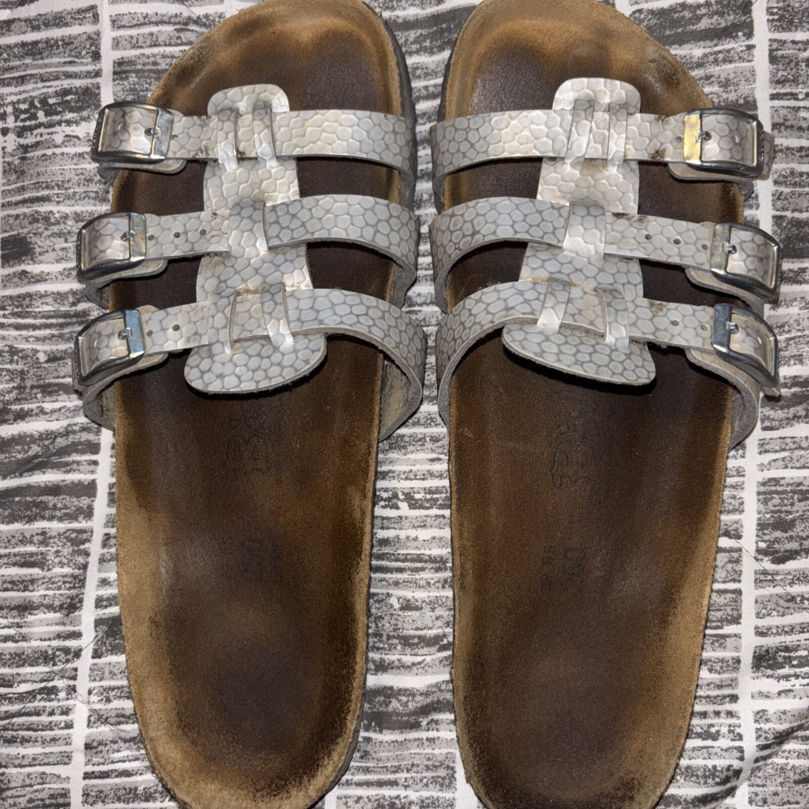 BIRKENSTOCK Florida Birko Flor Women’s Sz US 8  Silver 3 Buckle Sandals