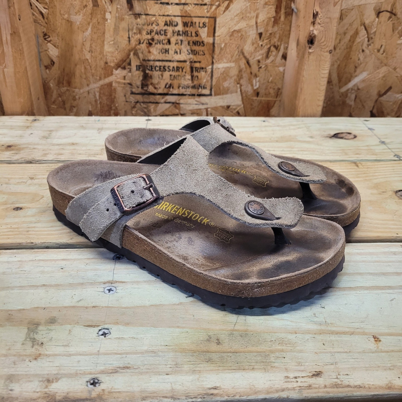 Birkenstock Gizeh Women’s Thong Sandals Taupe Suede Leather Size 38 EU