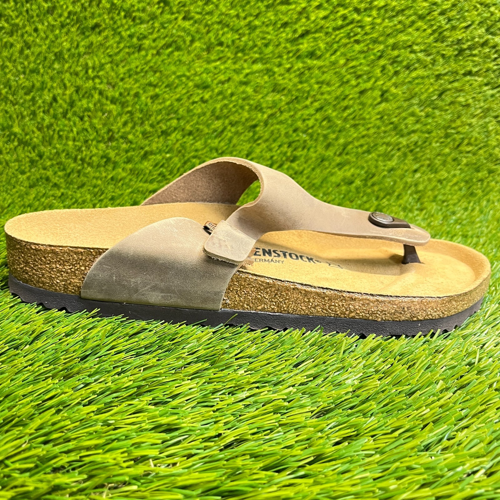 Birkenstock Gizeh Birko-Flor Mens Size 9 Mocha Brown Beach Outdoor Sandals