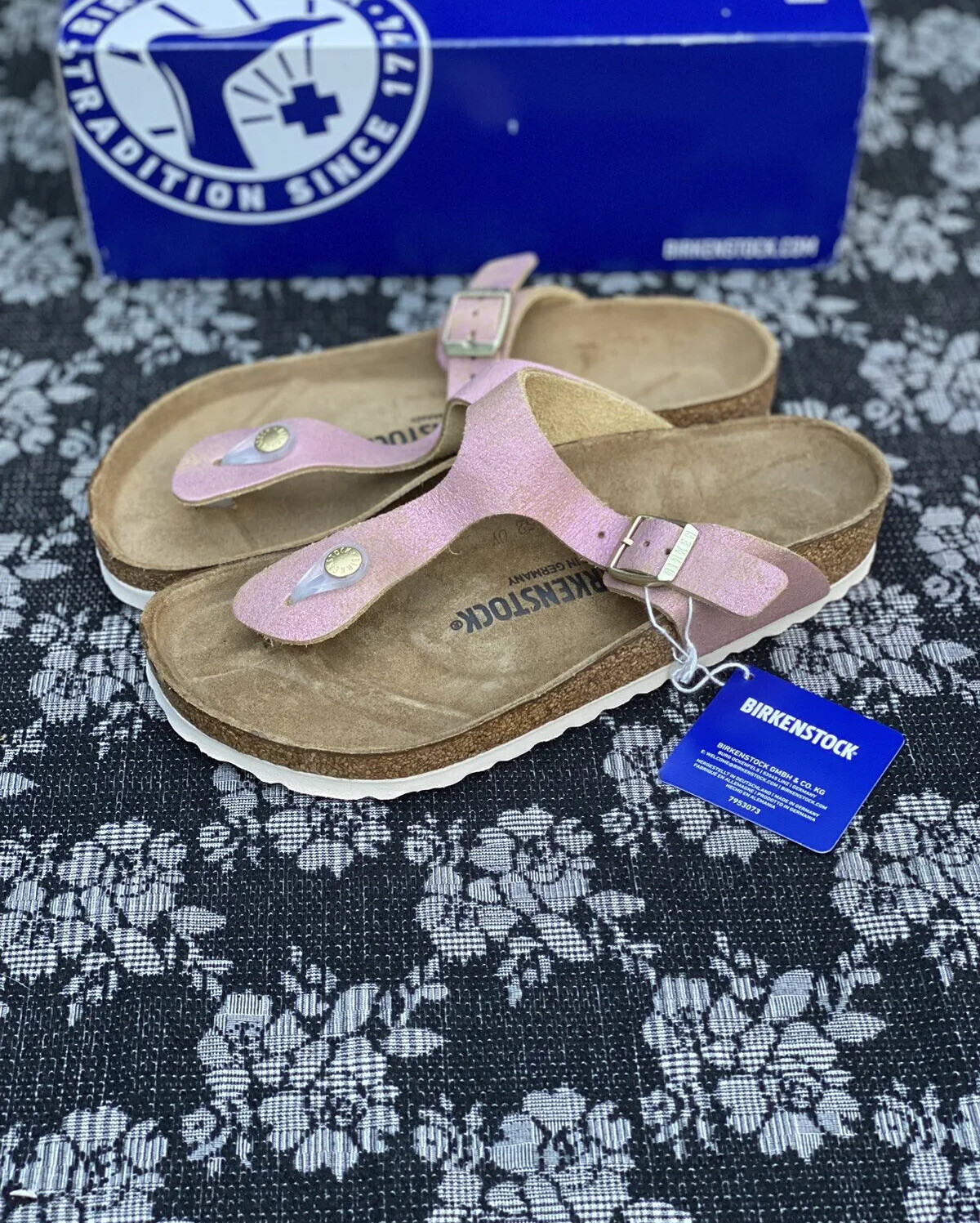 Birkenstock Gizeh Sandal Size 38 Regular / Women’s 7 Washed Pink Metallic Thong