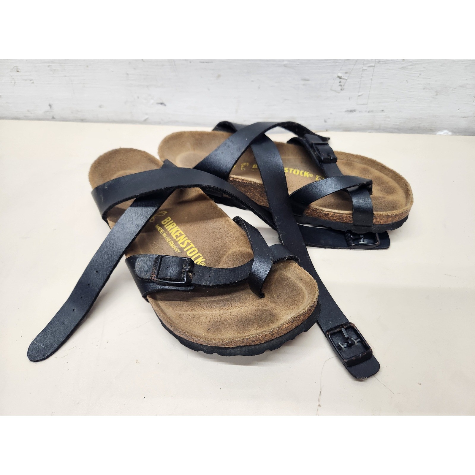 Birkenstock Yara Sandals Women’s Sz 6 / 6.5 Black Leather Toe Strap Ankle Buckle