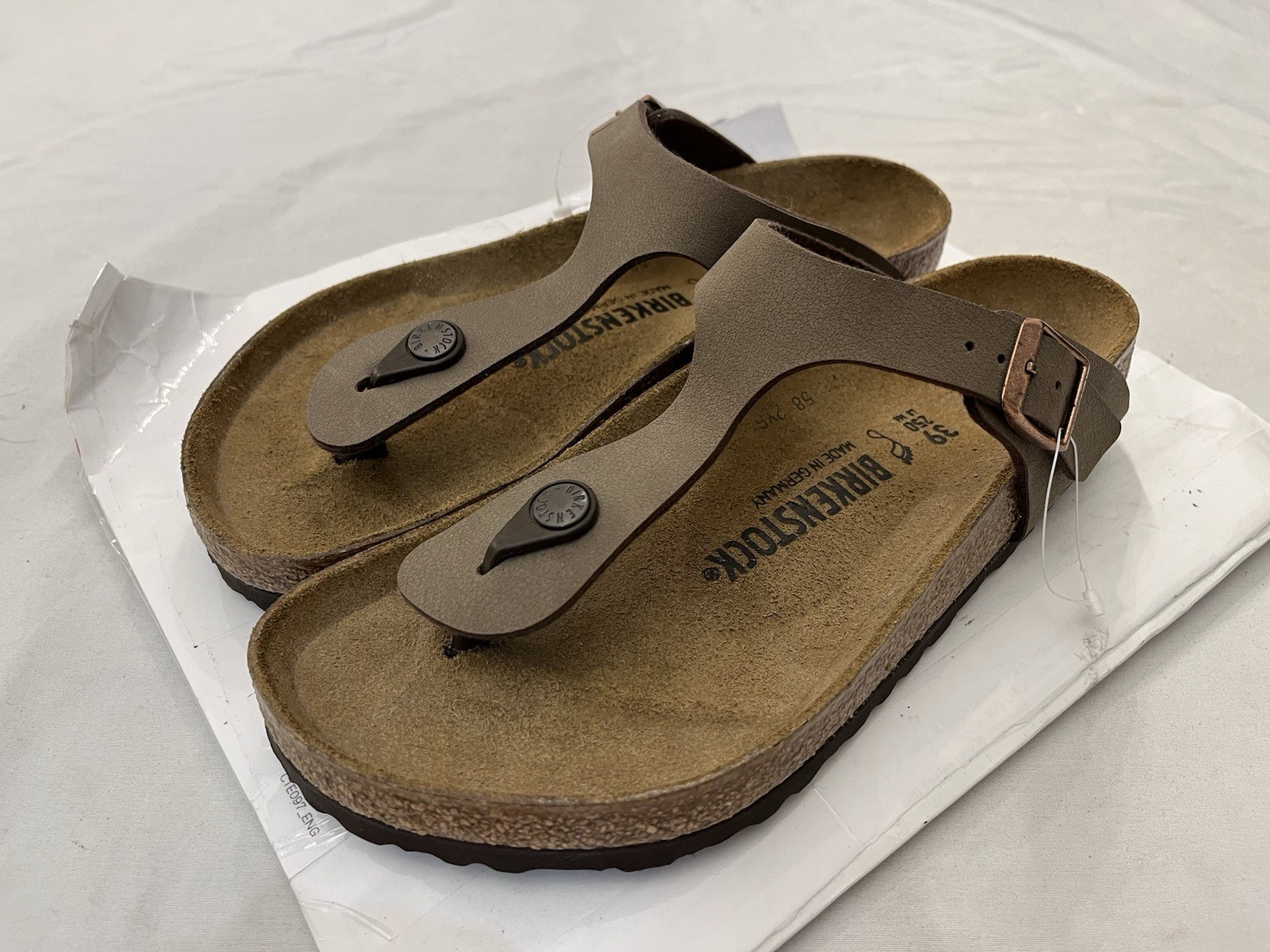 New w/o Box Birkenstock Gizeh Mocha Birko-Flor Regular Sz 39 Ladies8 Mens6