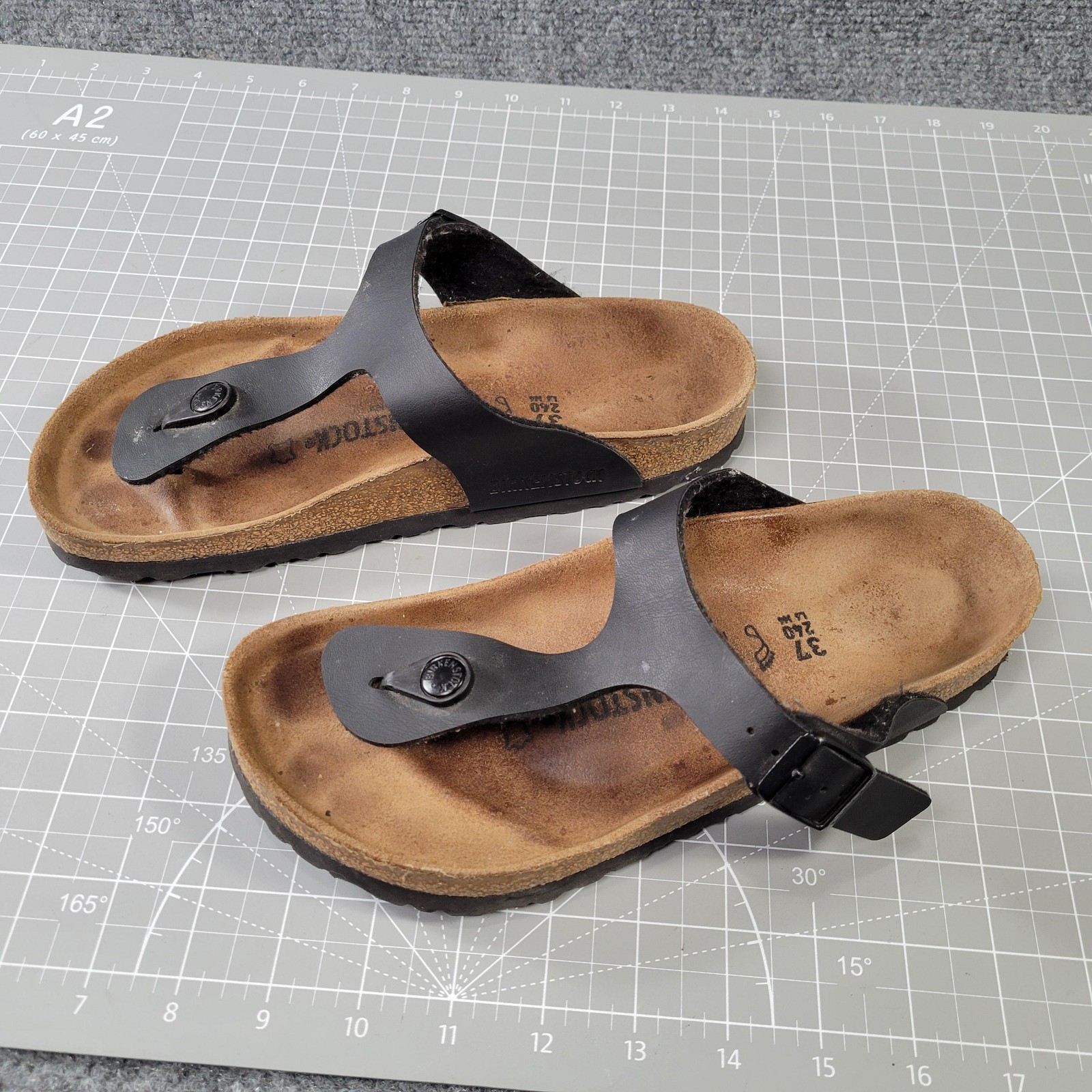 Birkenstock Gizeh Sandals Womens Size 6 37 Black Leather Thong Cork Footbed