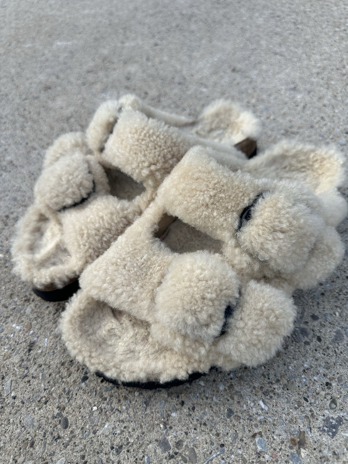 Papillio by Birkenstock Arizona Big Buckle Shearling Sandal Teddy Eggshell Sz39