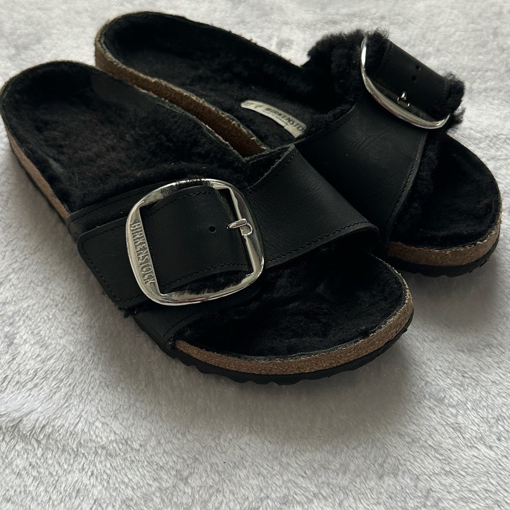 Birkenstock Madrid Big Buckle Shearling Sandals Black Suede Fuzzy Slides 39 8.5