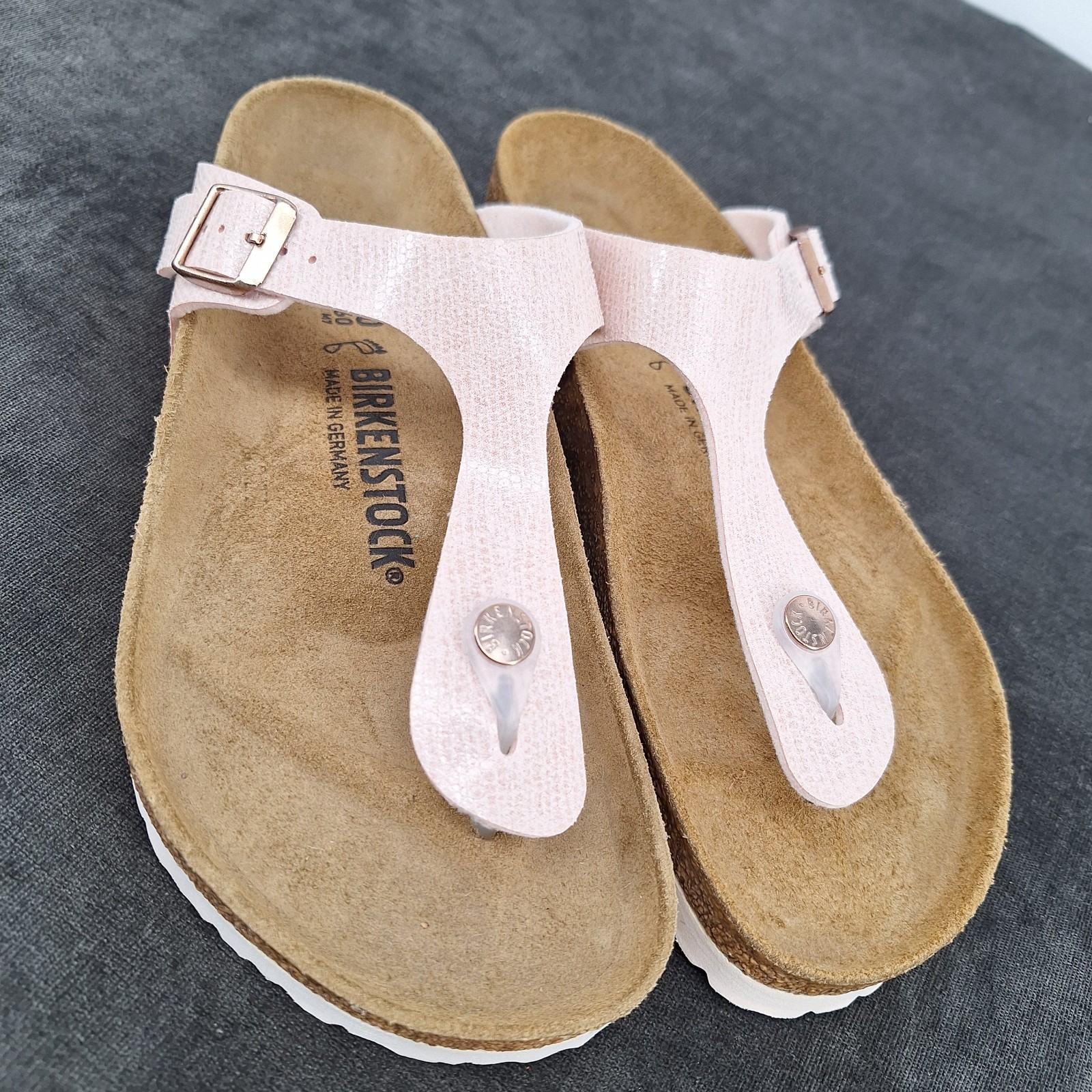 BIRKENSTOCK GIZEH VEGAN BIRKO-FLOR BRUSHED ROSE SIZE 9/9.5 (40)