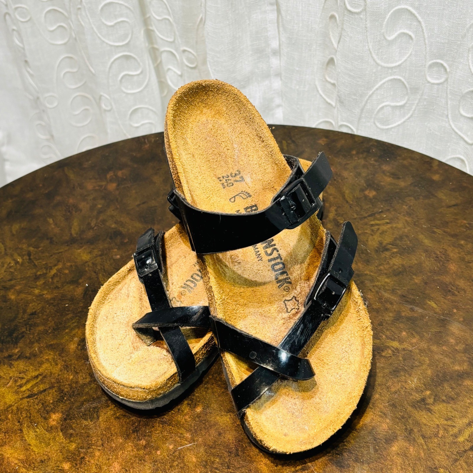 Birkenstock Mayari Black Patent Sandals Women’s Toe Loop Shoes Size 37/6.5
