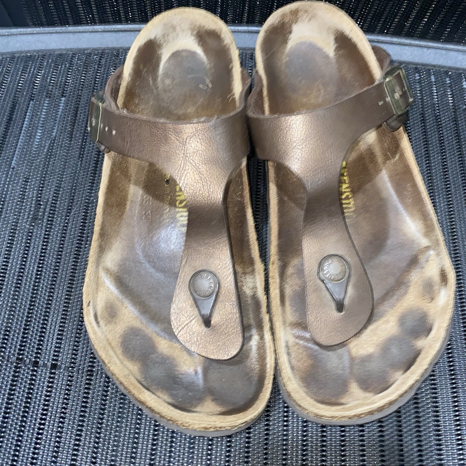 Birkenstock Gizeh Sandals Women’s EU39 Brown Leather Texture Thong Shoes L8 M6