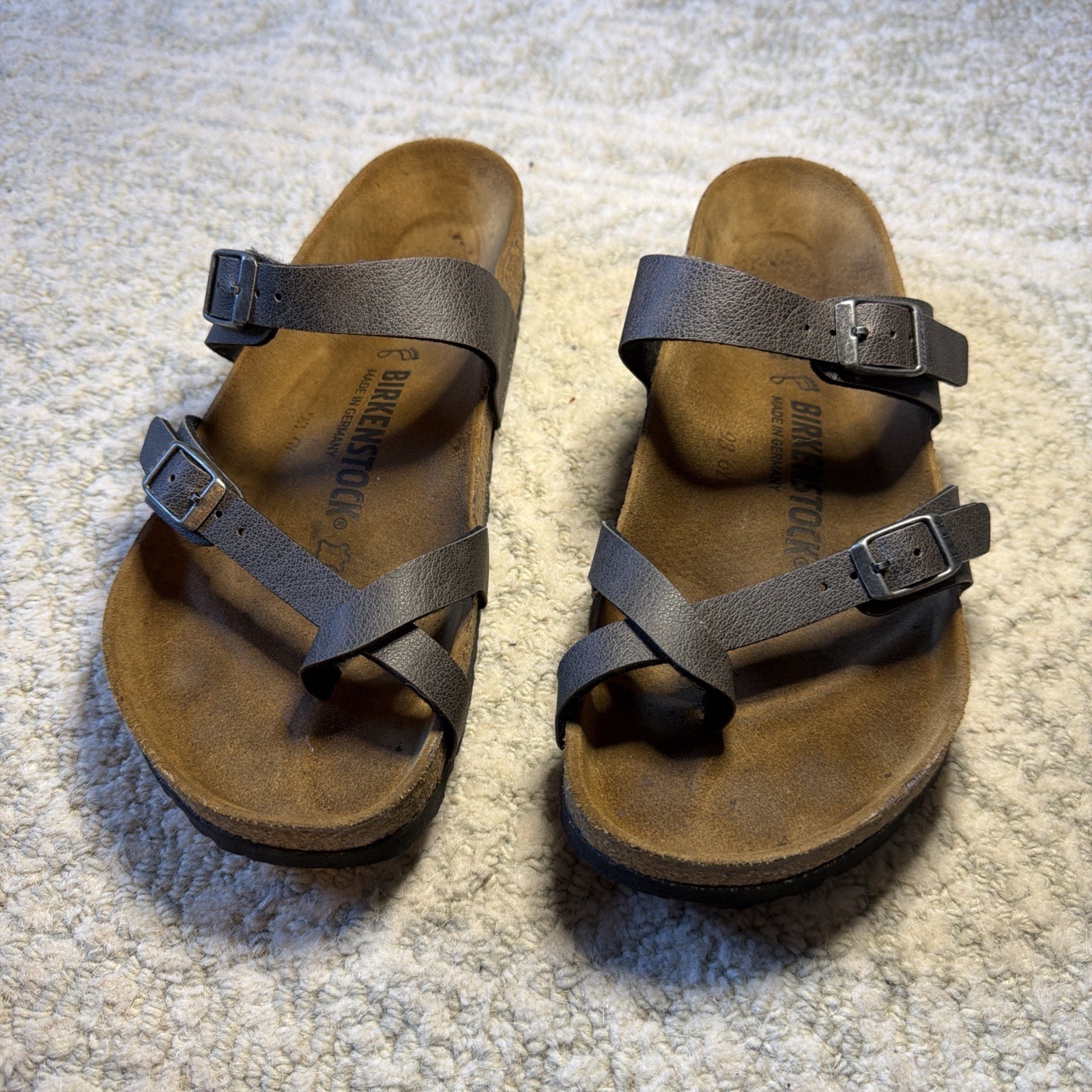 Birkenstocks! Women’s Size 6 Mayari Toe Strap Birkenstocks!
