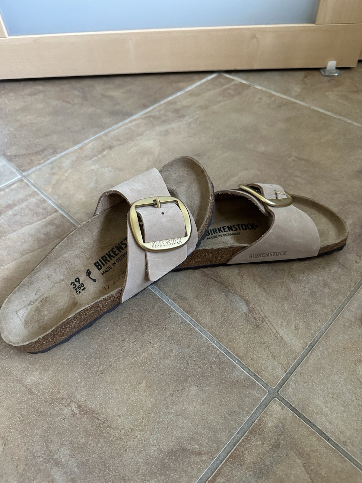 BIRKENSTOCK MADRID BIG BUCKLE SLIDE SANDAL SANDCASTLE SIZE 39