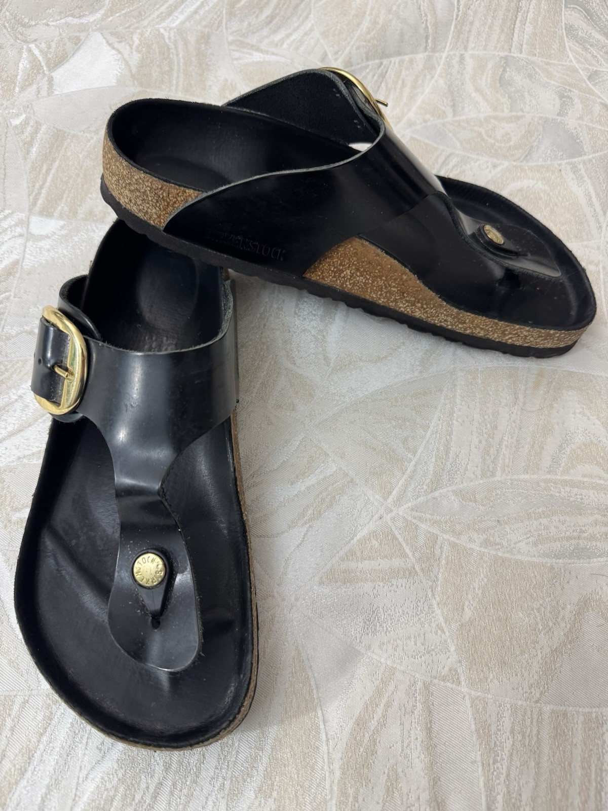 Birkenstock Gizeh Brown Thong Sandals with gold collar hardware Womens Size 39