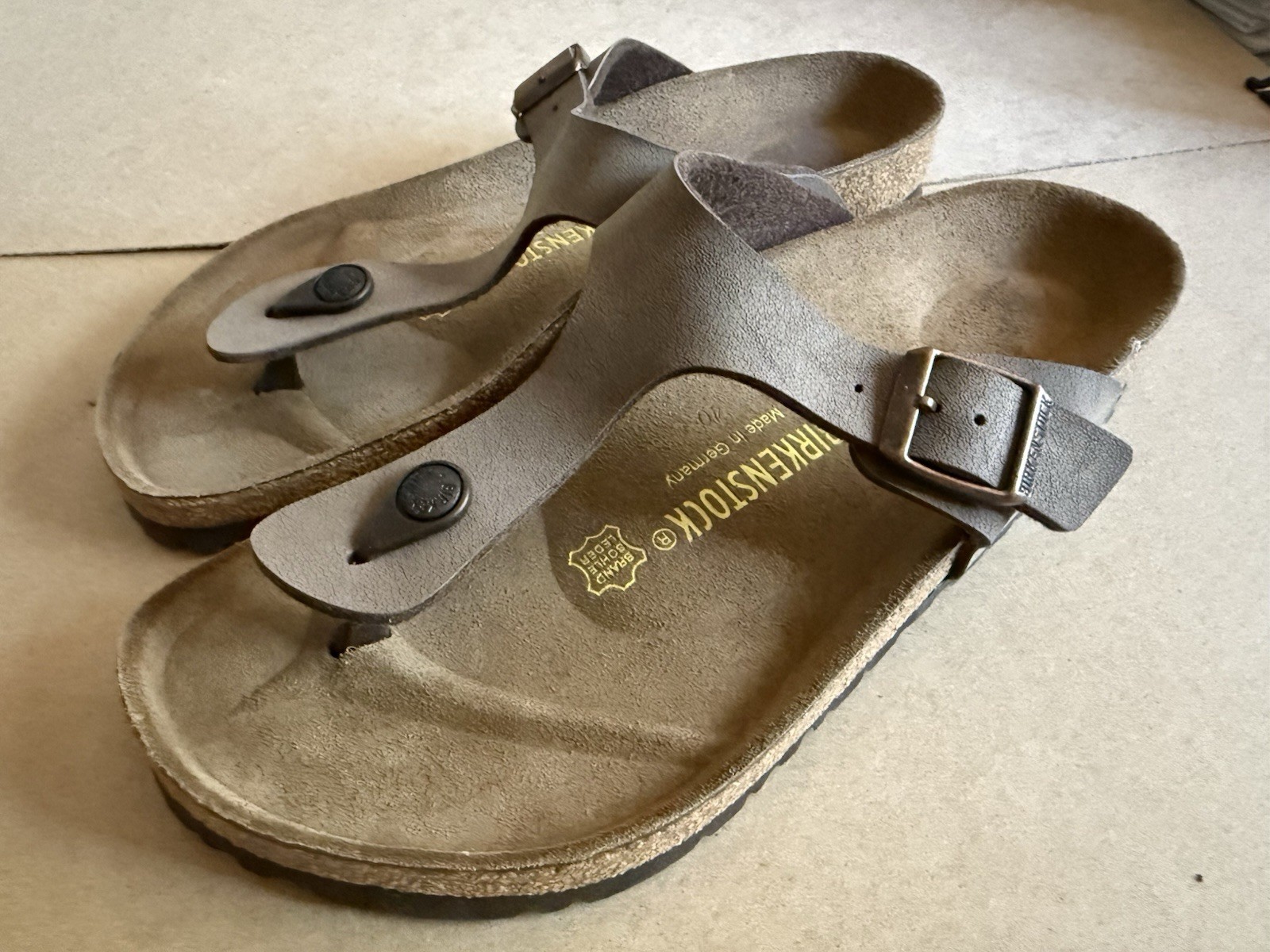 Birkenstock Gizeh Regular Width Brown Size 42 EU  9 US – NEW never worn