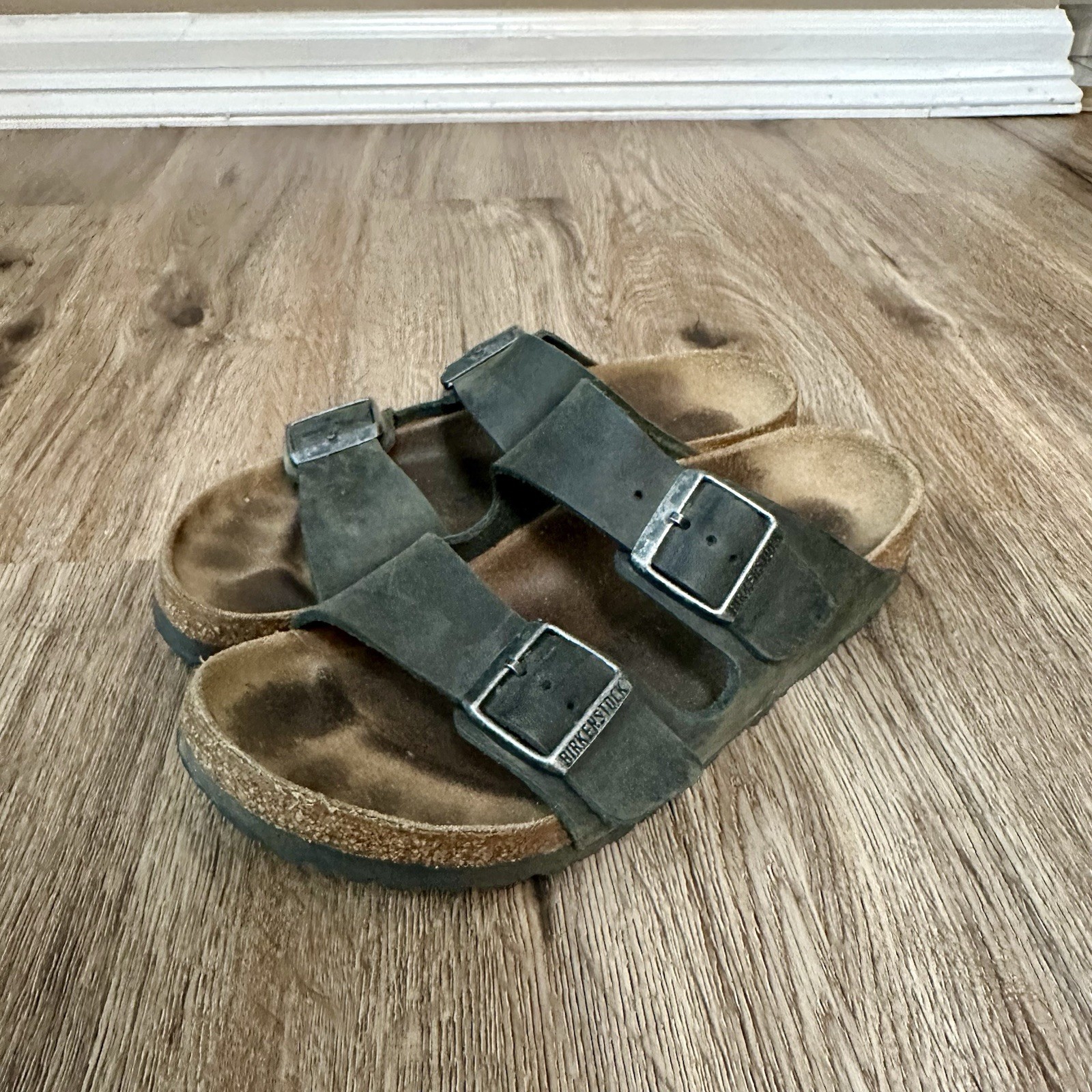 BIRKENSTOCK ARIZONA Gray LEATHER TWO STRAP SANDALS size EUR 38 Us Size 7