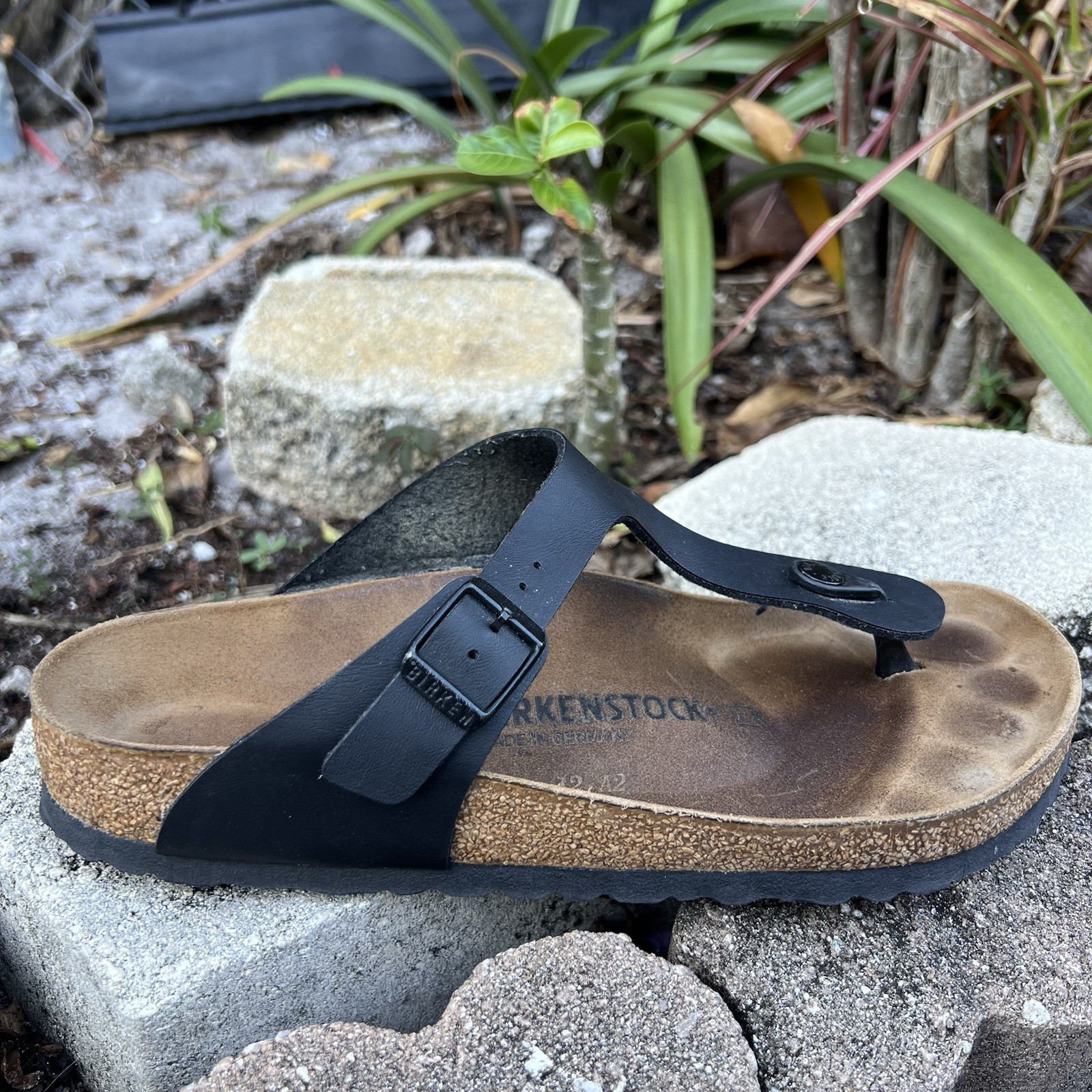 BIRKENSTOCK Gizeh Sandals Black Thong Women’s Birko Flor 40 / 9-9.5 US