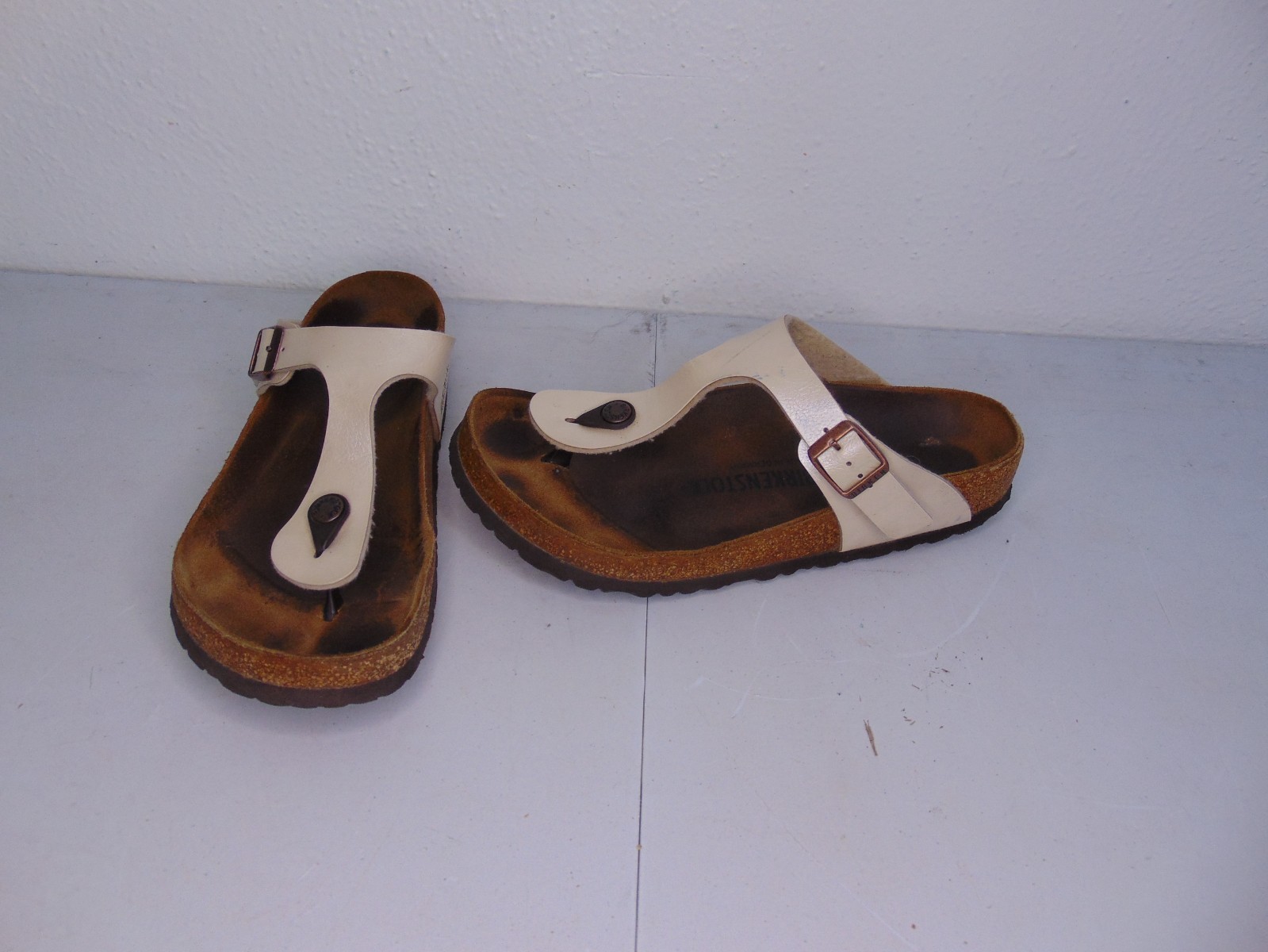 Birkenstock Gizeh Birko-Flor Pearl White Thong Sandals Womens Size 39 US 8